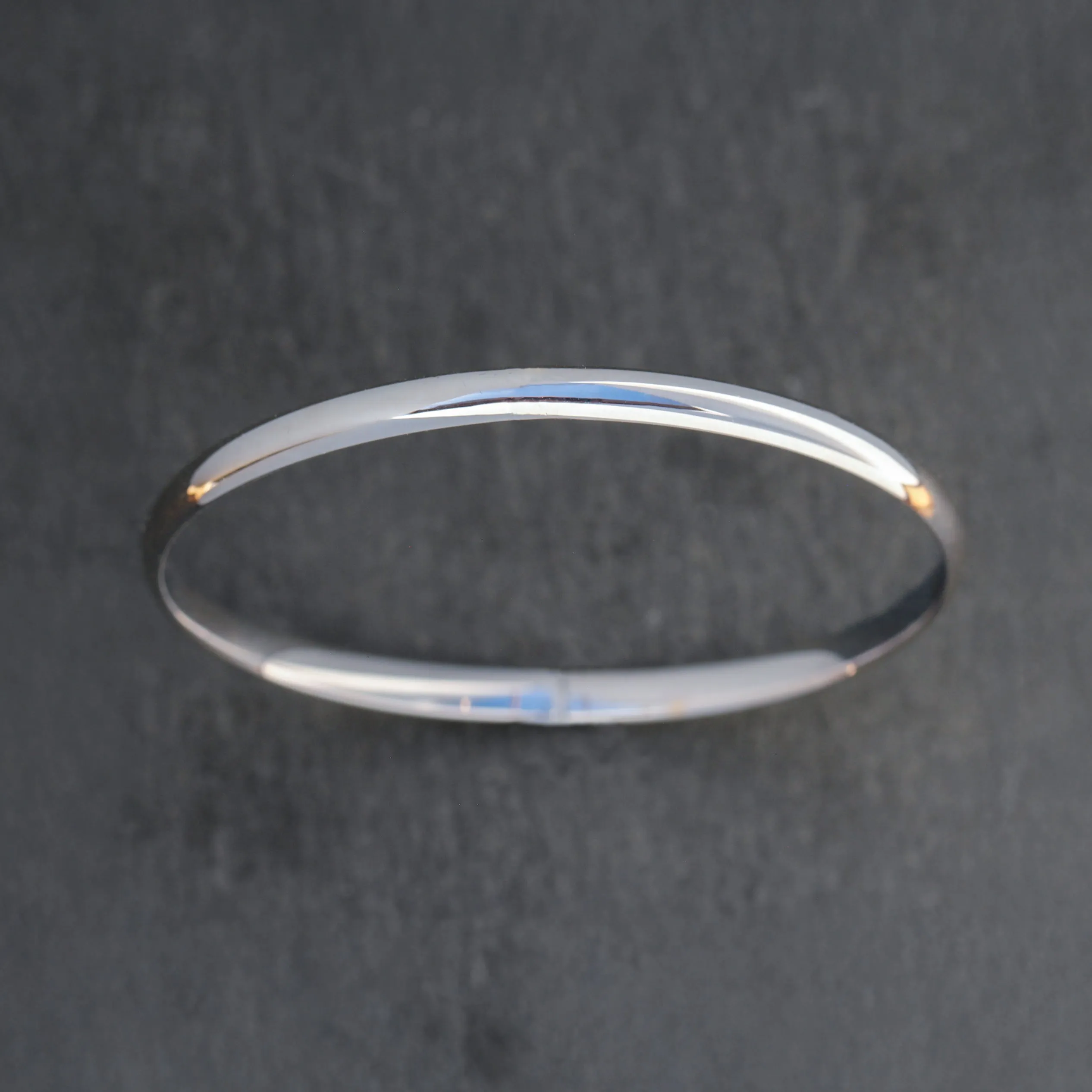 14k White Gold Bangle Bracelet