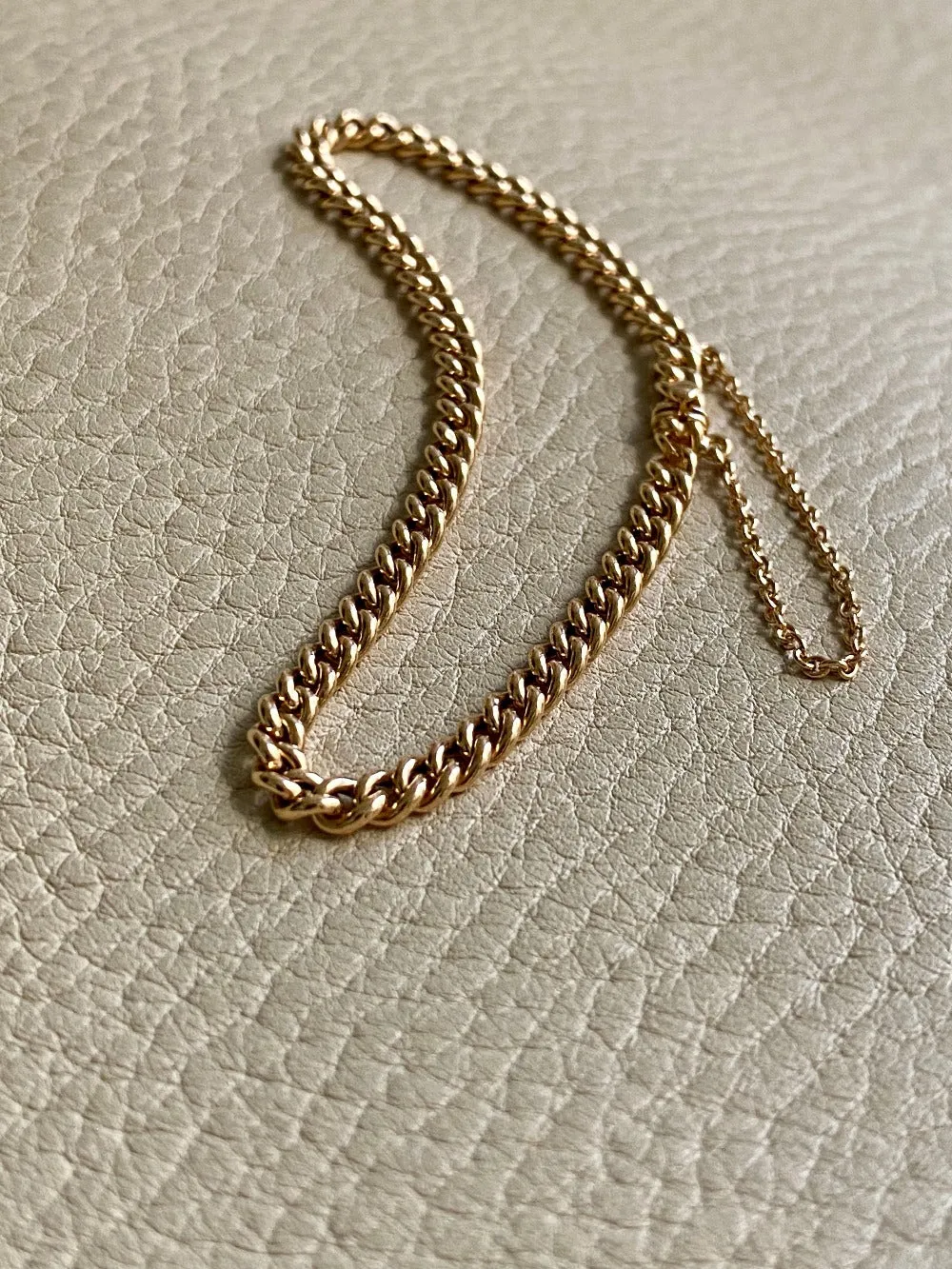 1917 Curb link bracelet in 18k yellow gold - 6.7 inch length
