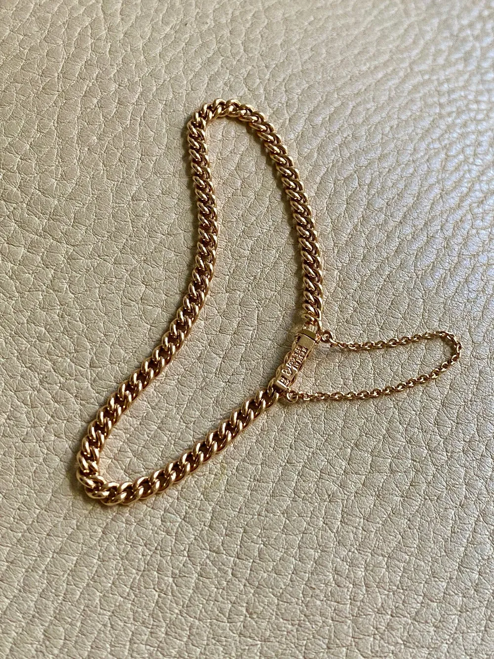 1917 Curb link bracelet in 18k yellow gold - 6.7 inch length