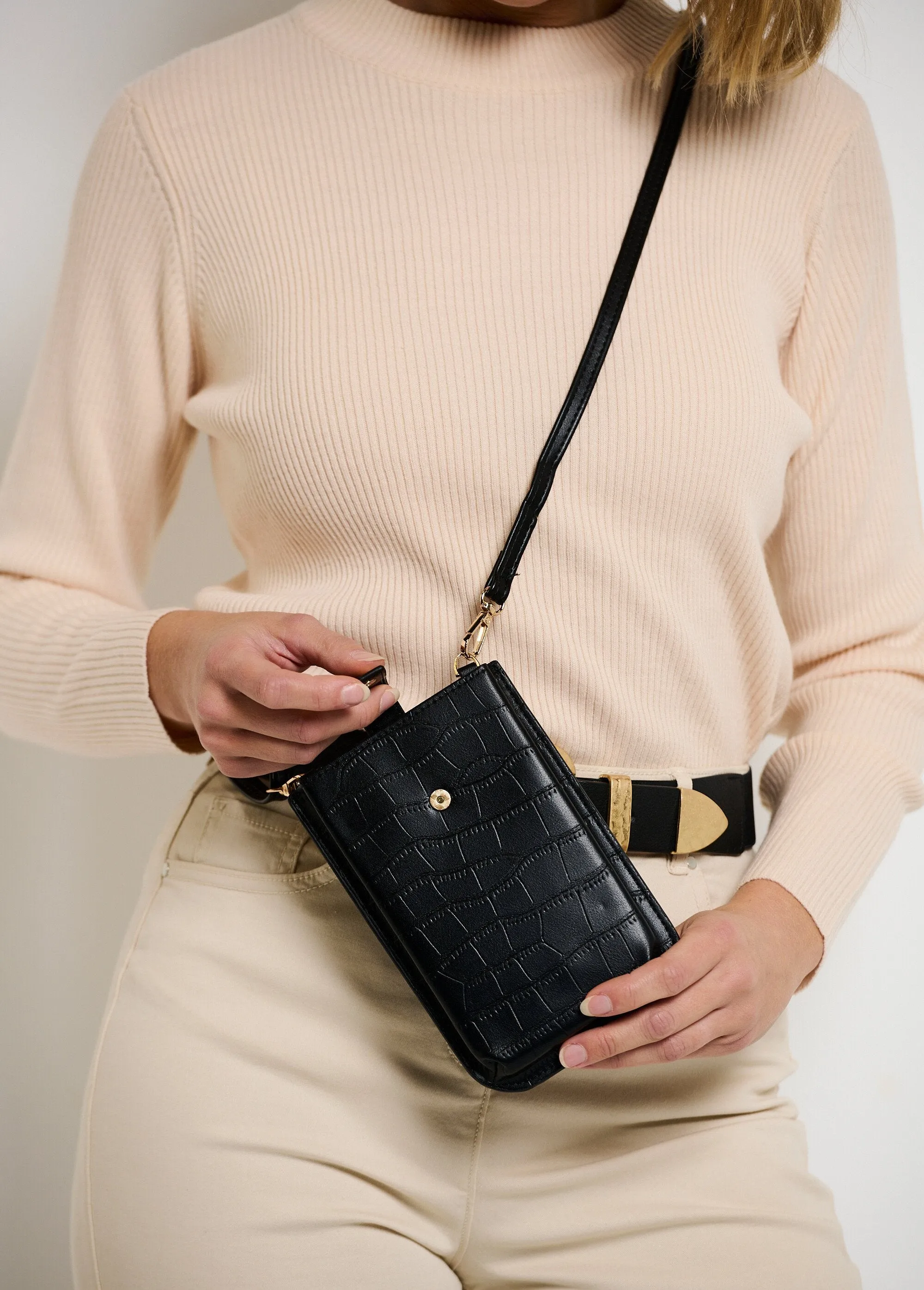 Crocodile effect pouch with shoulder strap