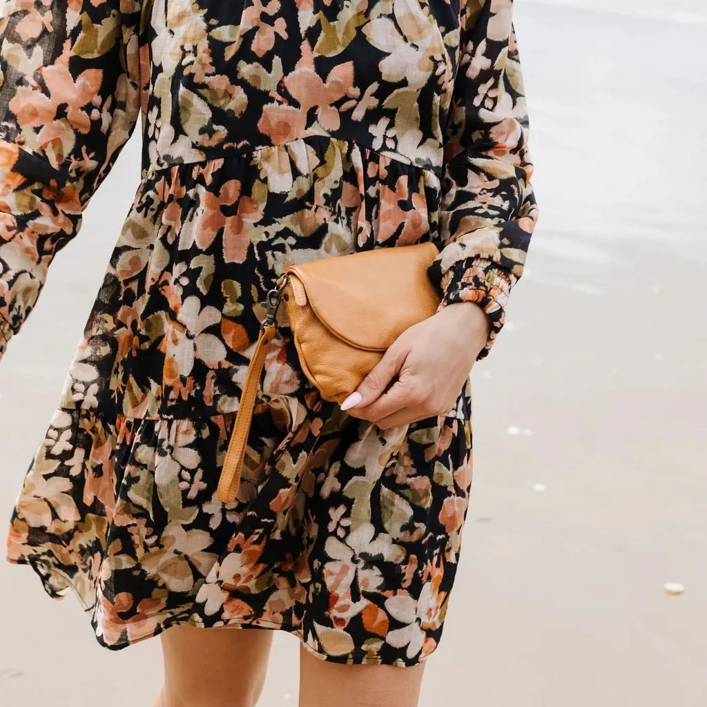 DUSKY ROBIN Zoe Bag Clutch - Tan