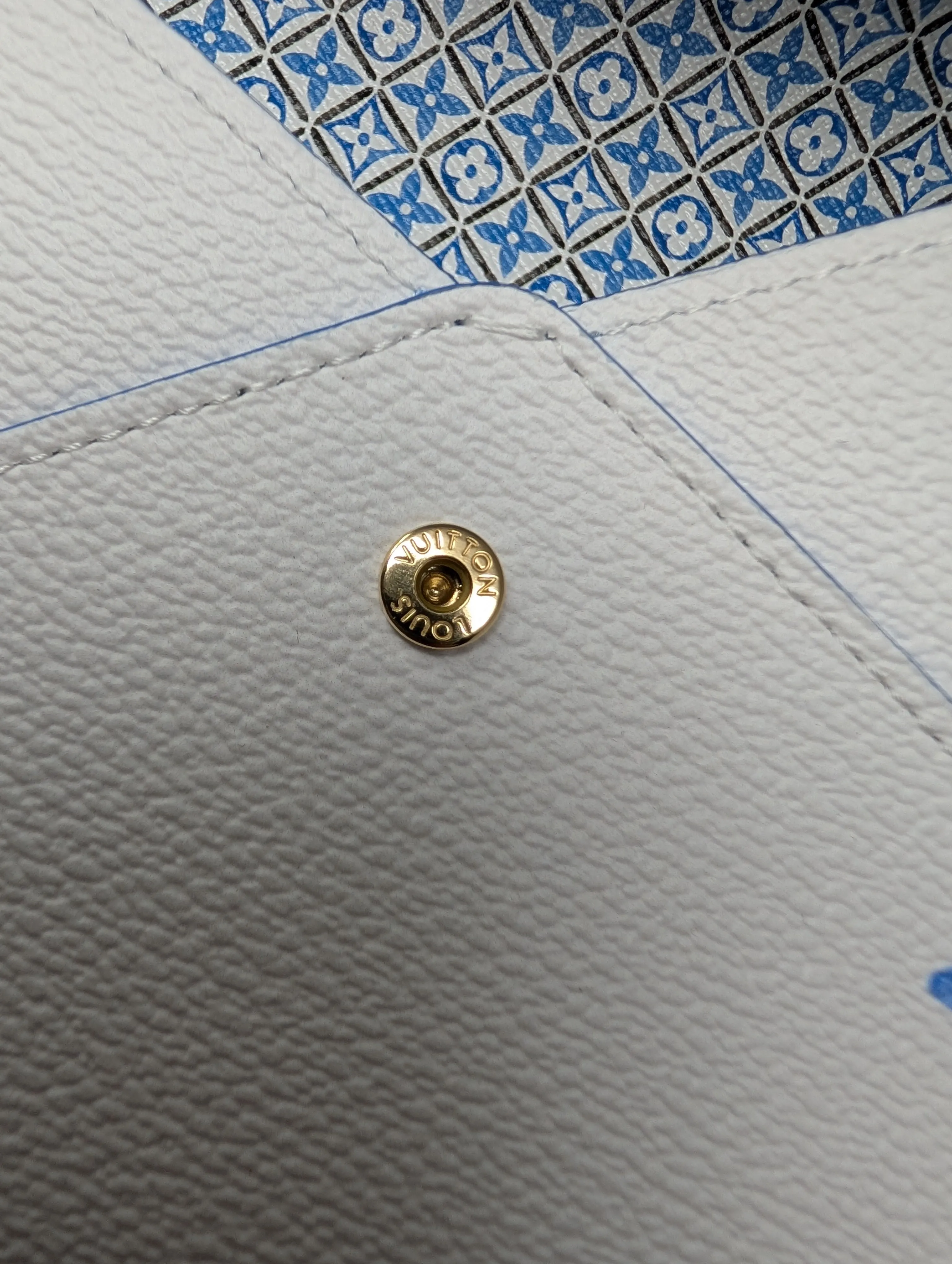 LOUIS VUITTON LARGE KIRIGAMI, NEW