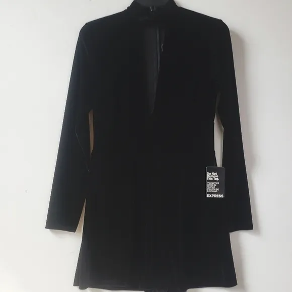 NEW! EXPRESS Velvet Mock Neck Cut Out Romper Small.