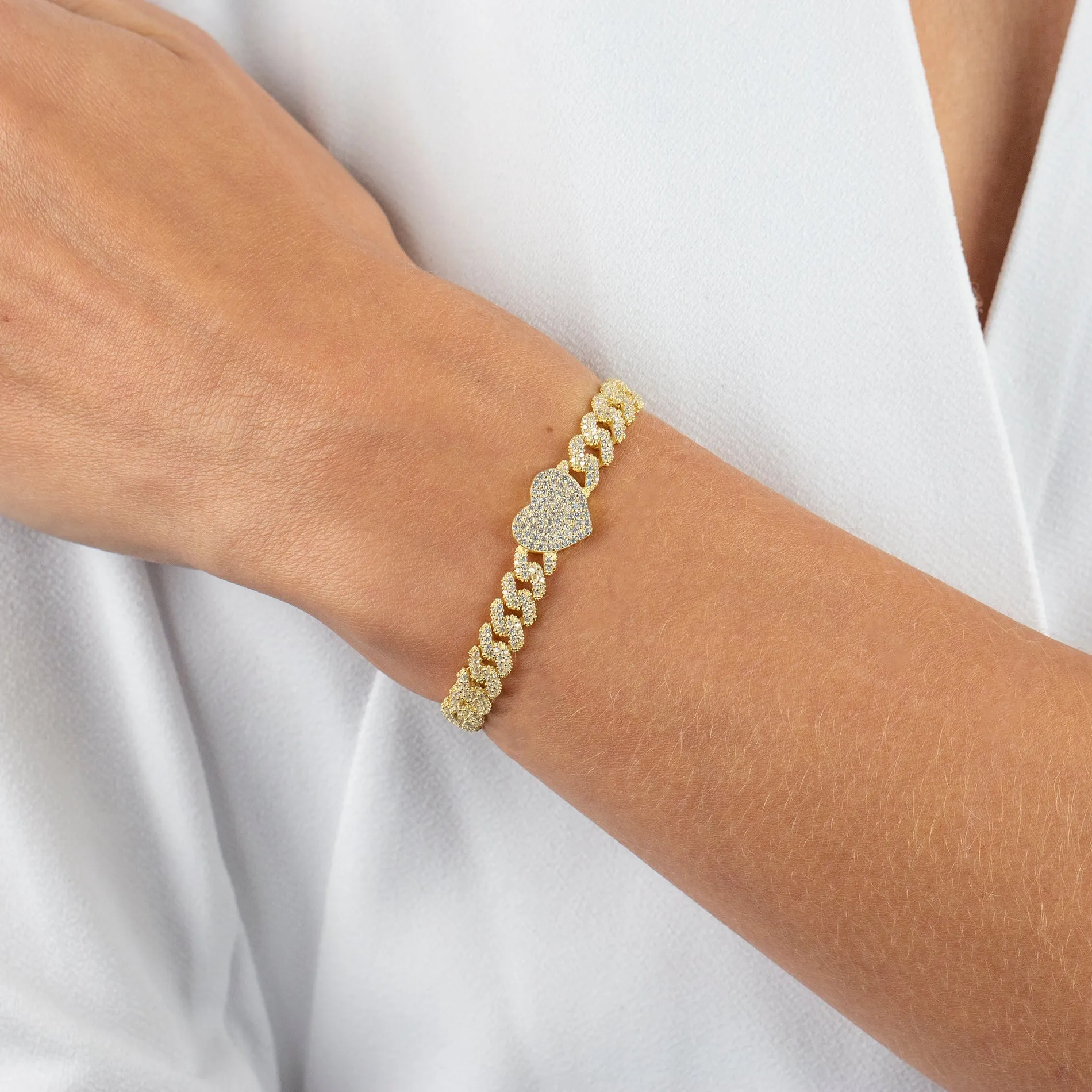 Pavé Heart Chain Link Bracelet