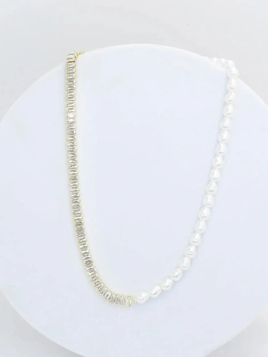 Pearl and Sparkles Necklace