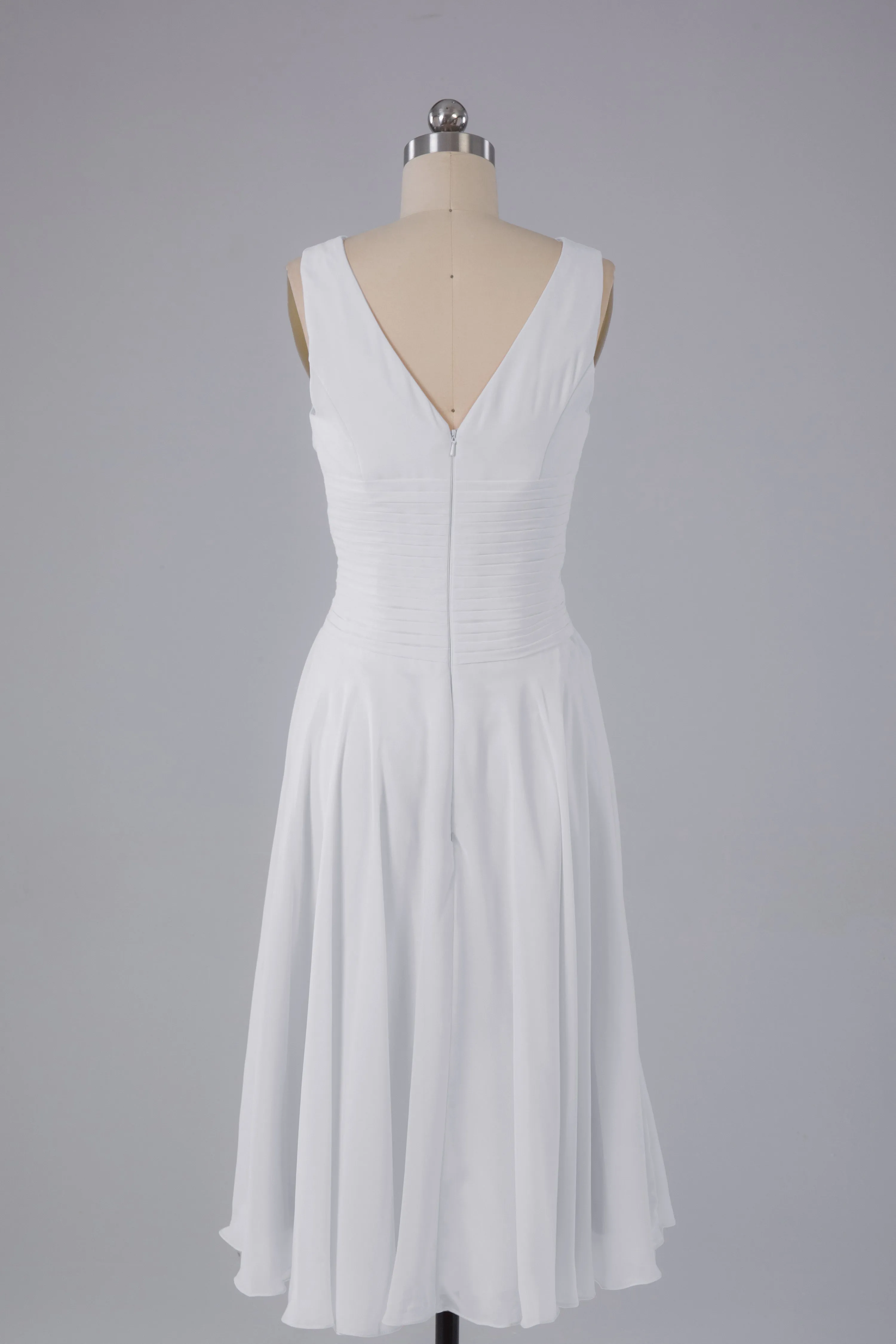 Simple V Neck Knee Length Bridesmaid Dresses with Pearls