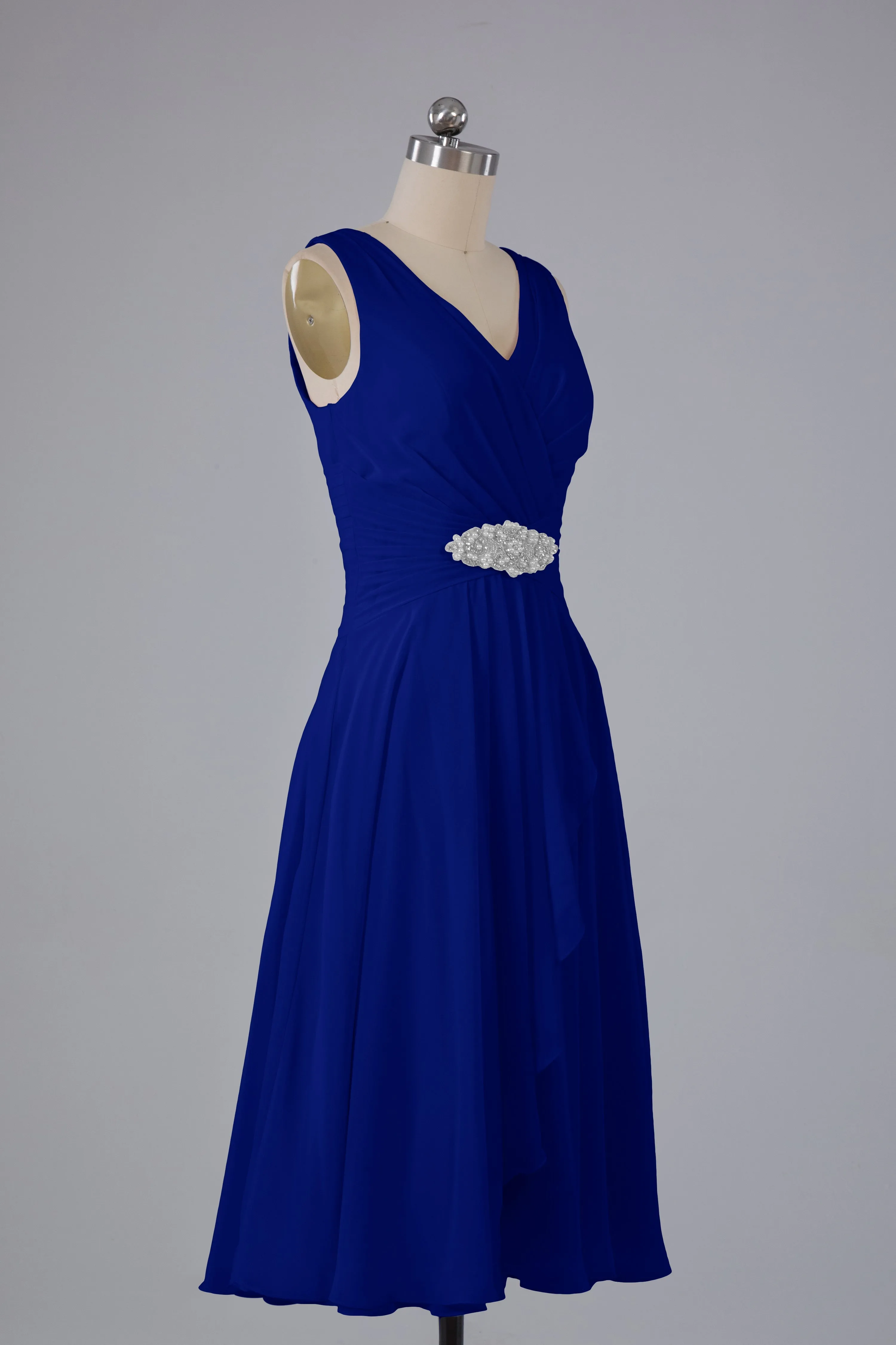Simple V Neck Knee Length Bridesmaid Dresses with Pearls