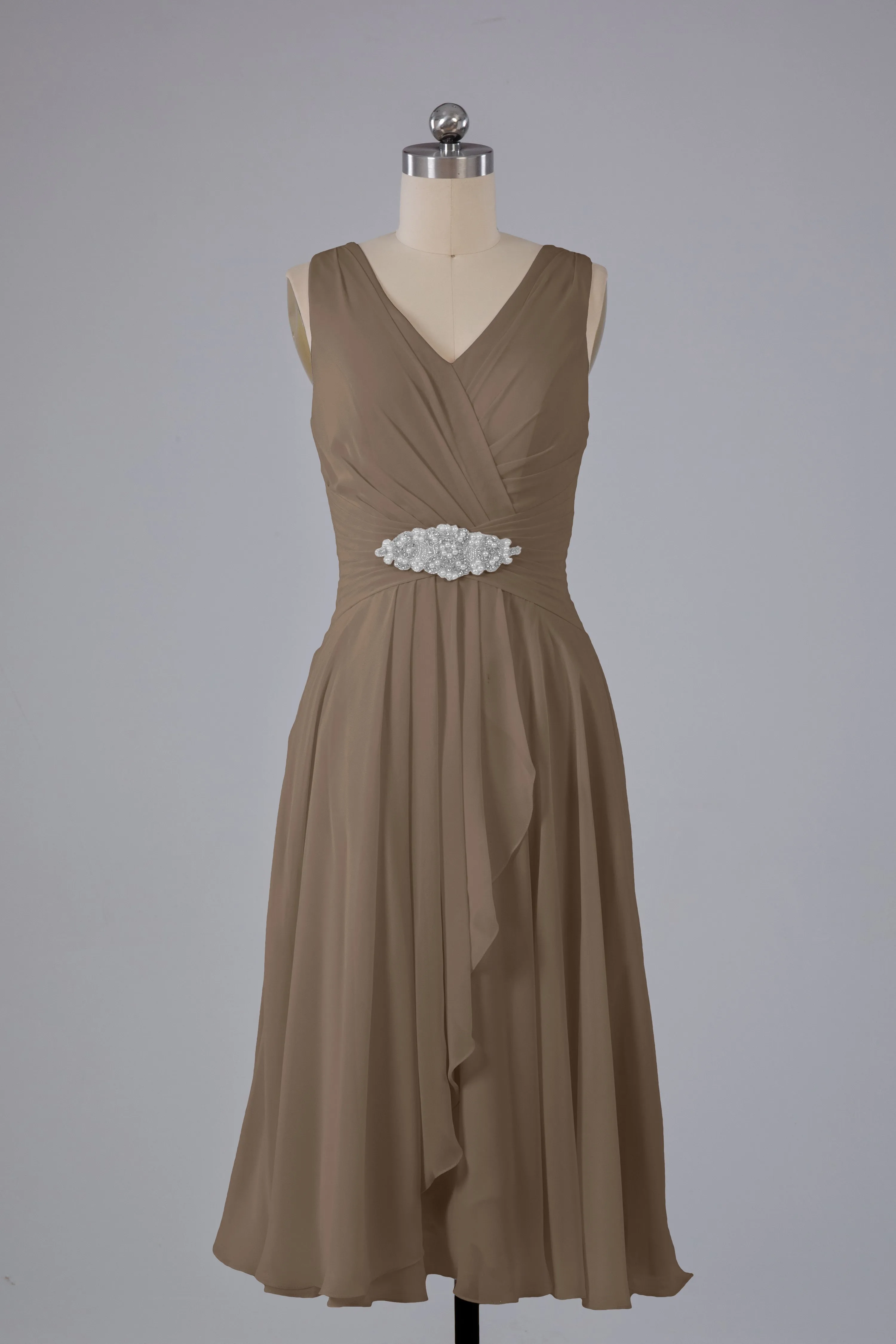 Simple V Neck Knee Length Bridesmaid Dresses with Pearls