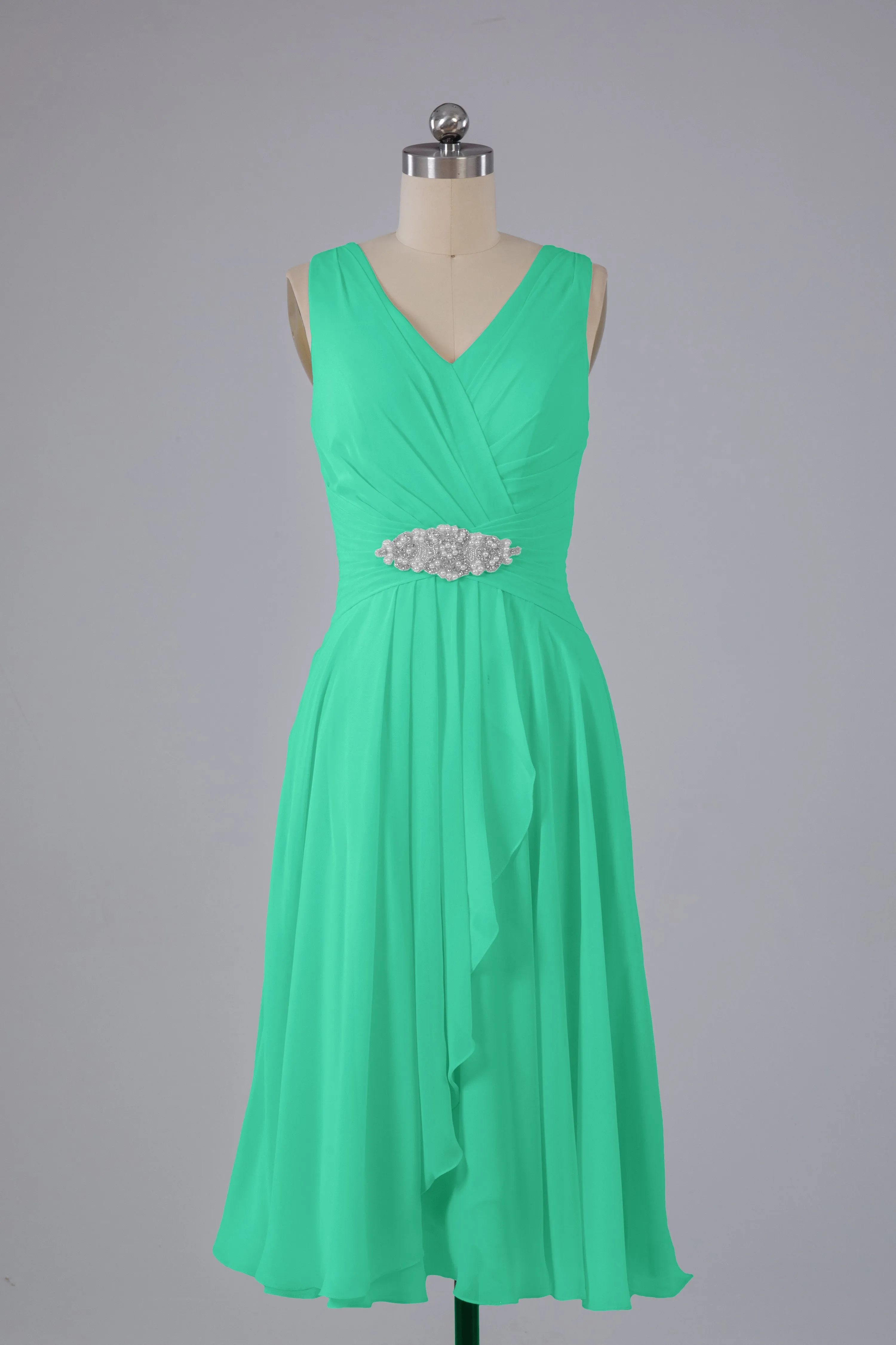 Simple V Neck Knee Length Bridesmaid Dresses with Pearls