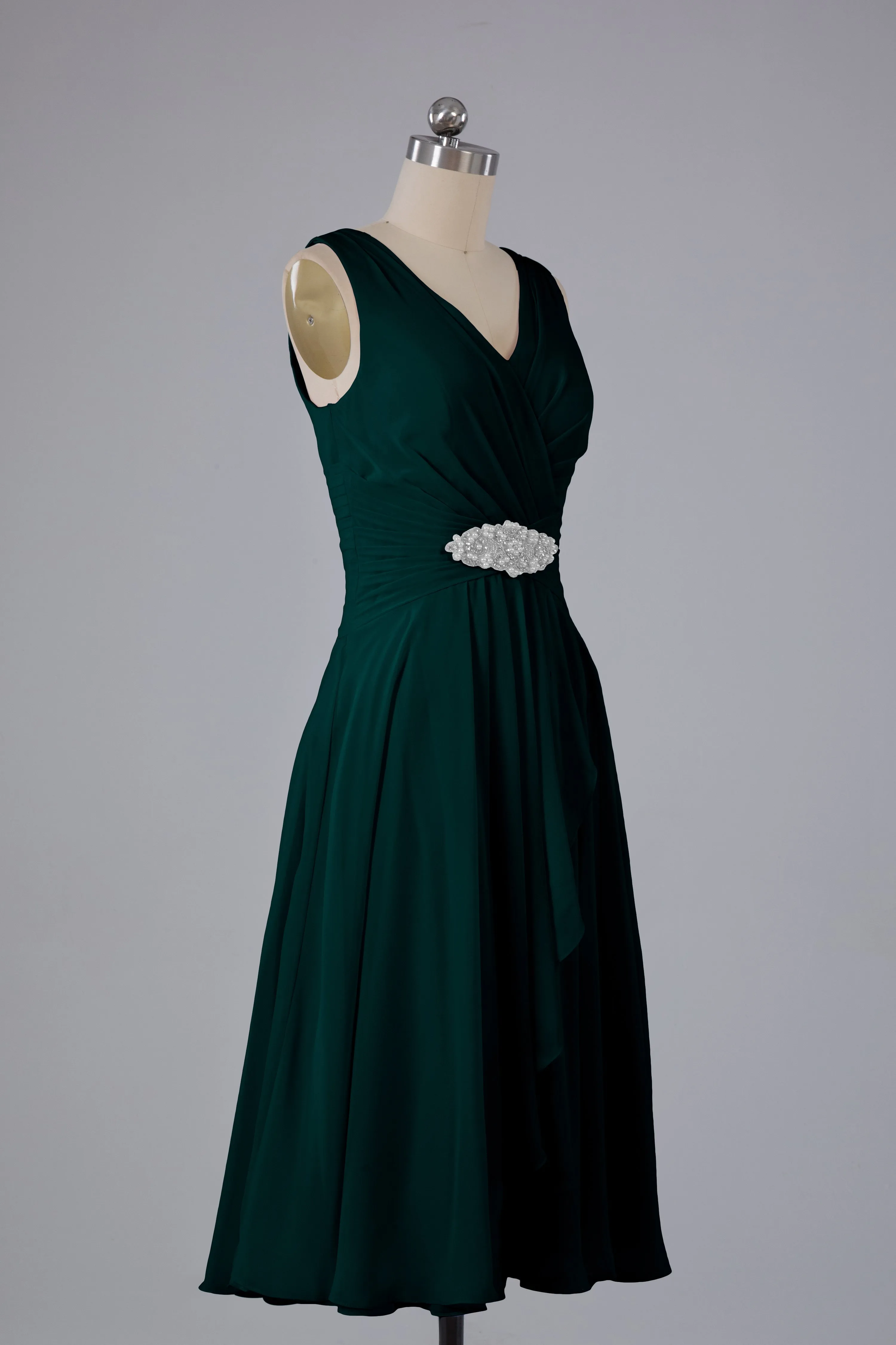 Simple V Neck Knee Length Bridesmaid Dresses with Pearls