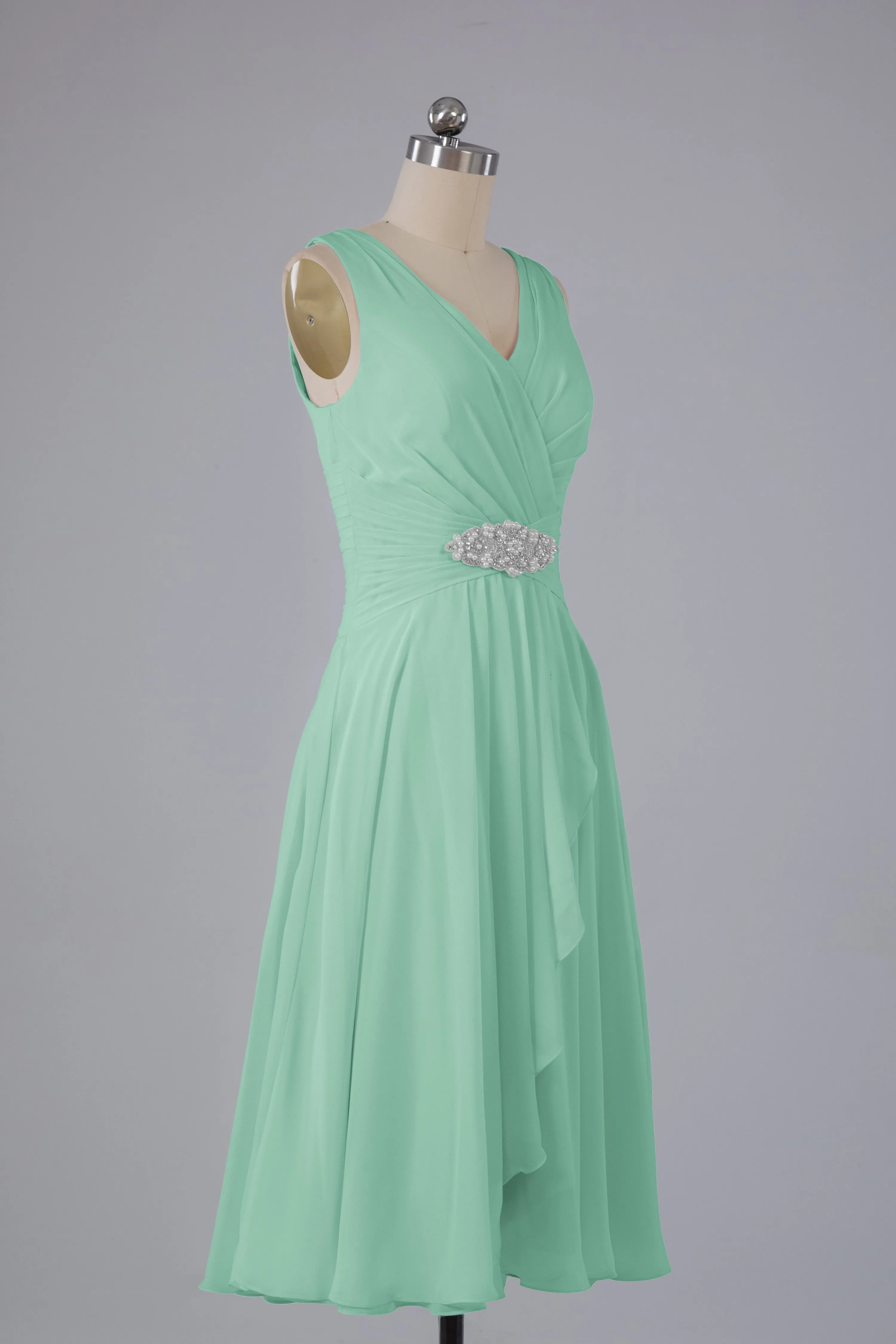 Simple V Neck Knee Length Bridesmaid Dresses with Pearls