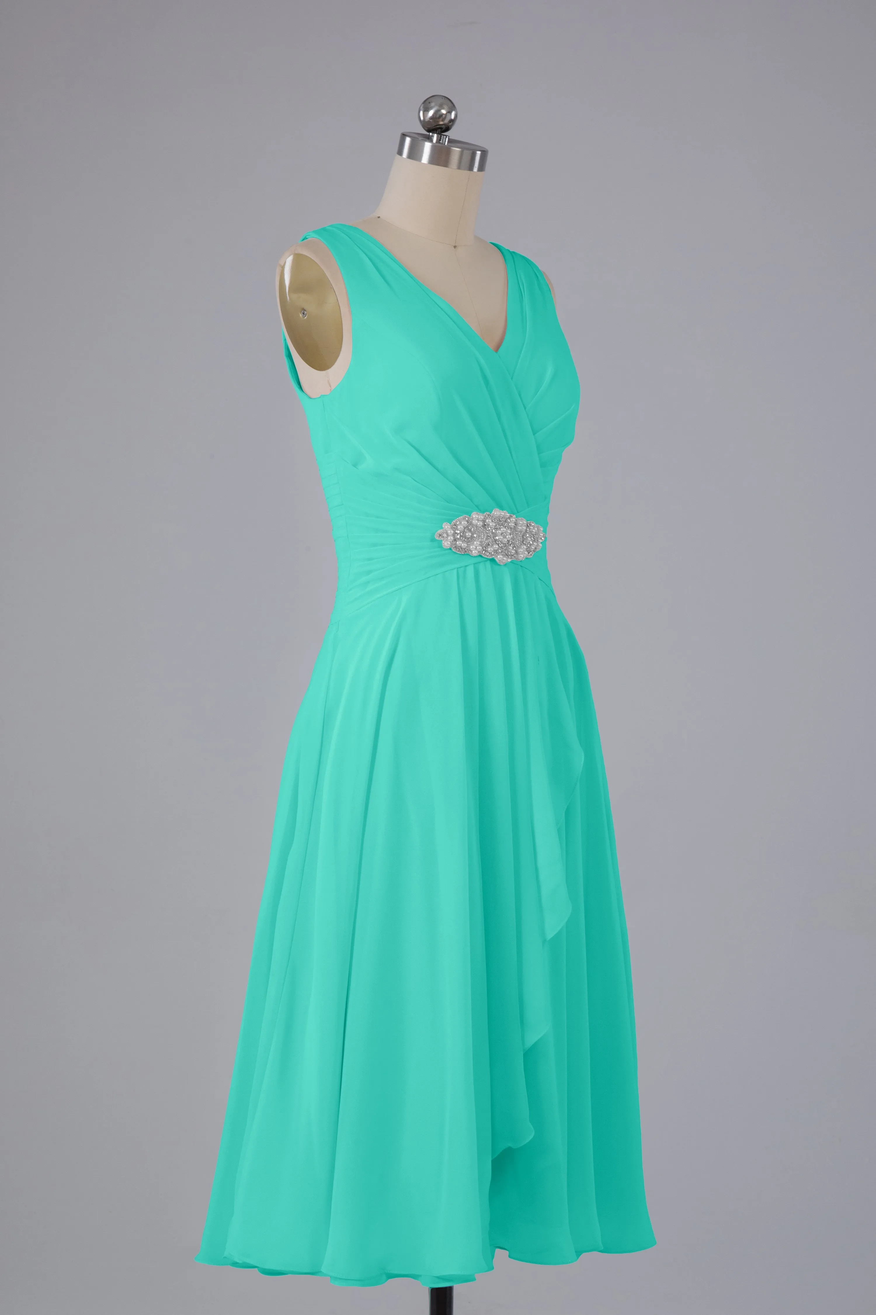 Simple V Neck Knee Length Bridesmaid Dresses with Pearls