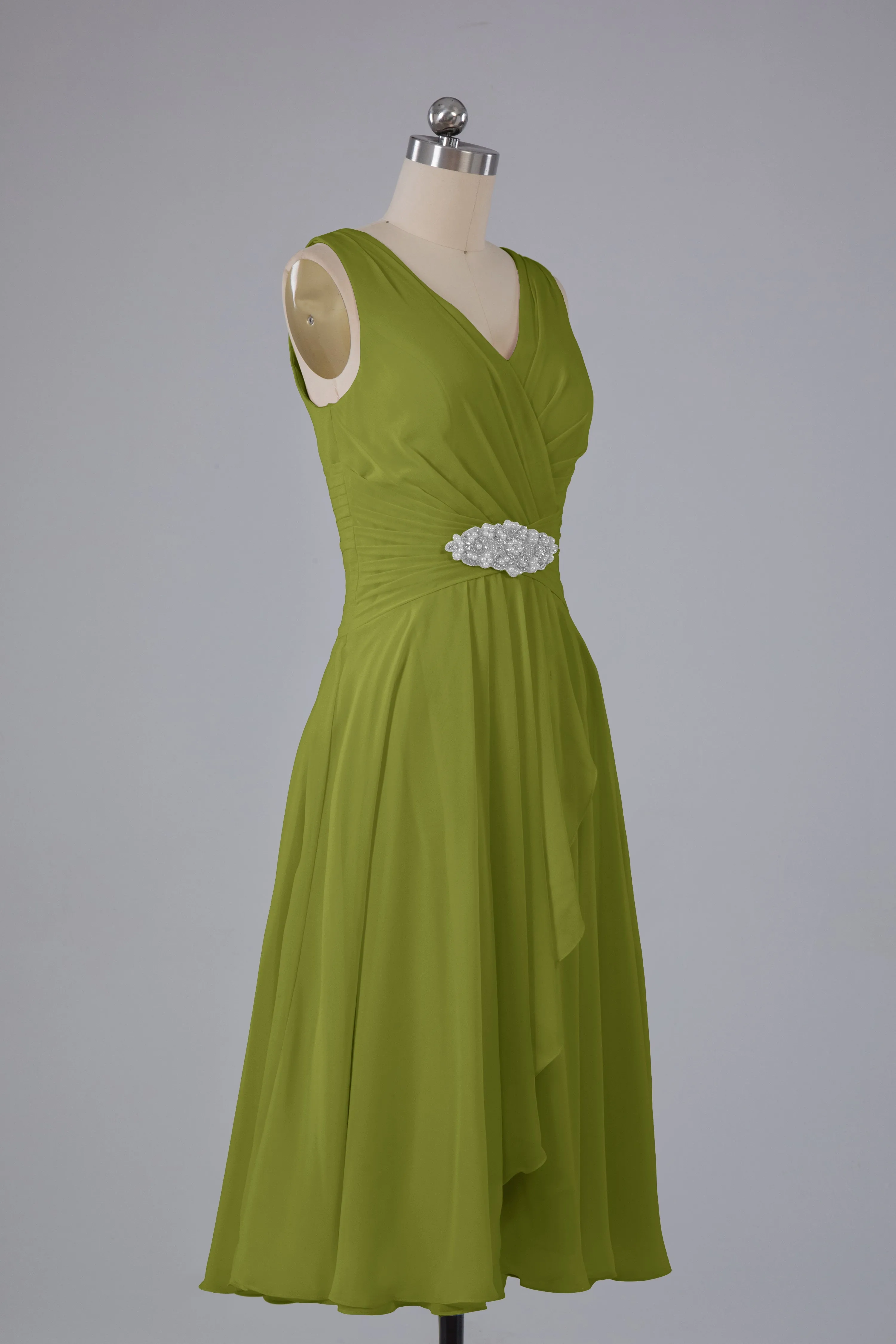 Simple V Neck Knee Length Bridesmaid Dresses with Pearls