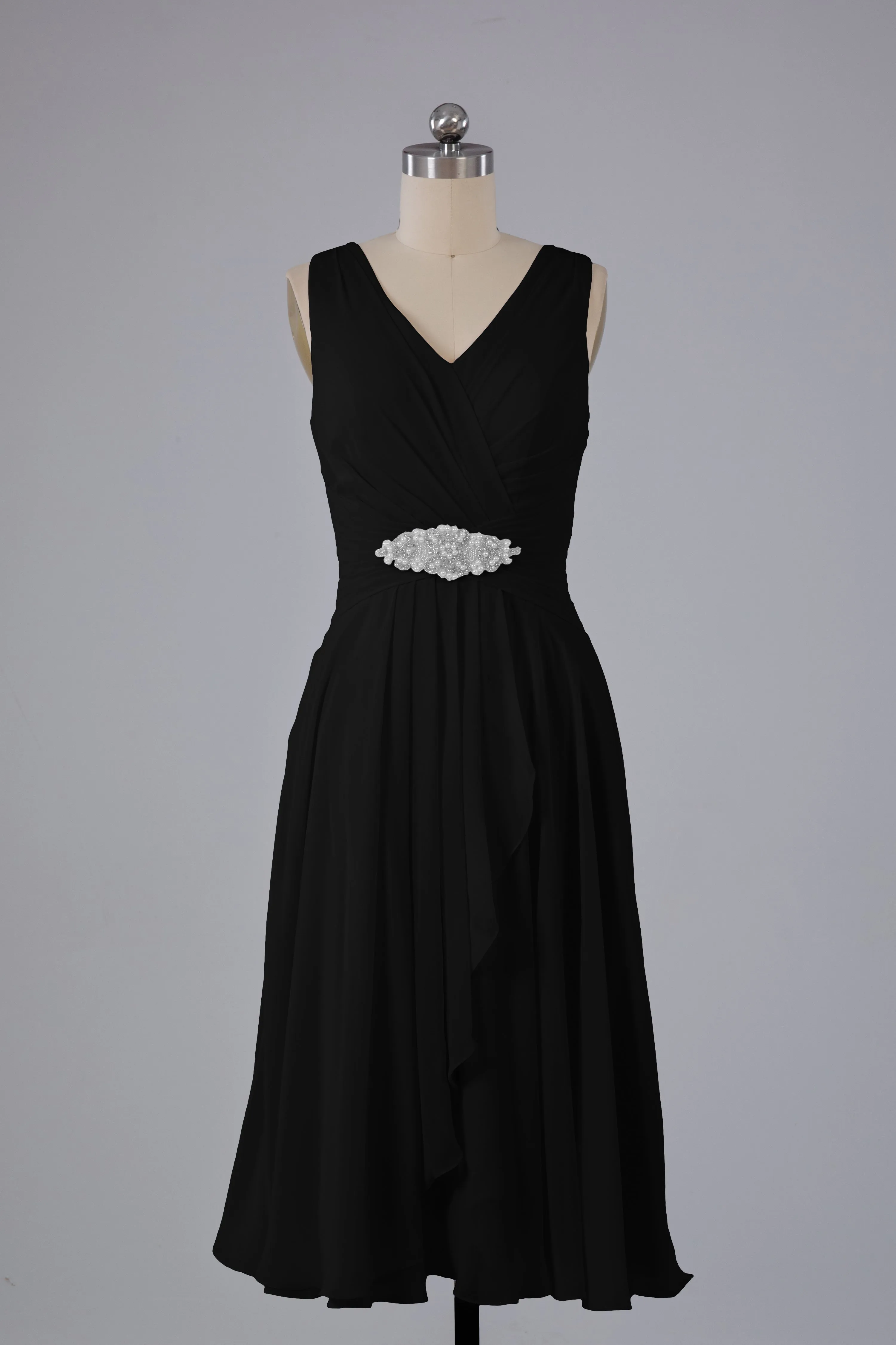 Simple V Neck Knee Length Bridesmaid Dresses with Pearls