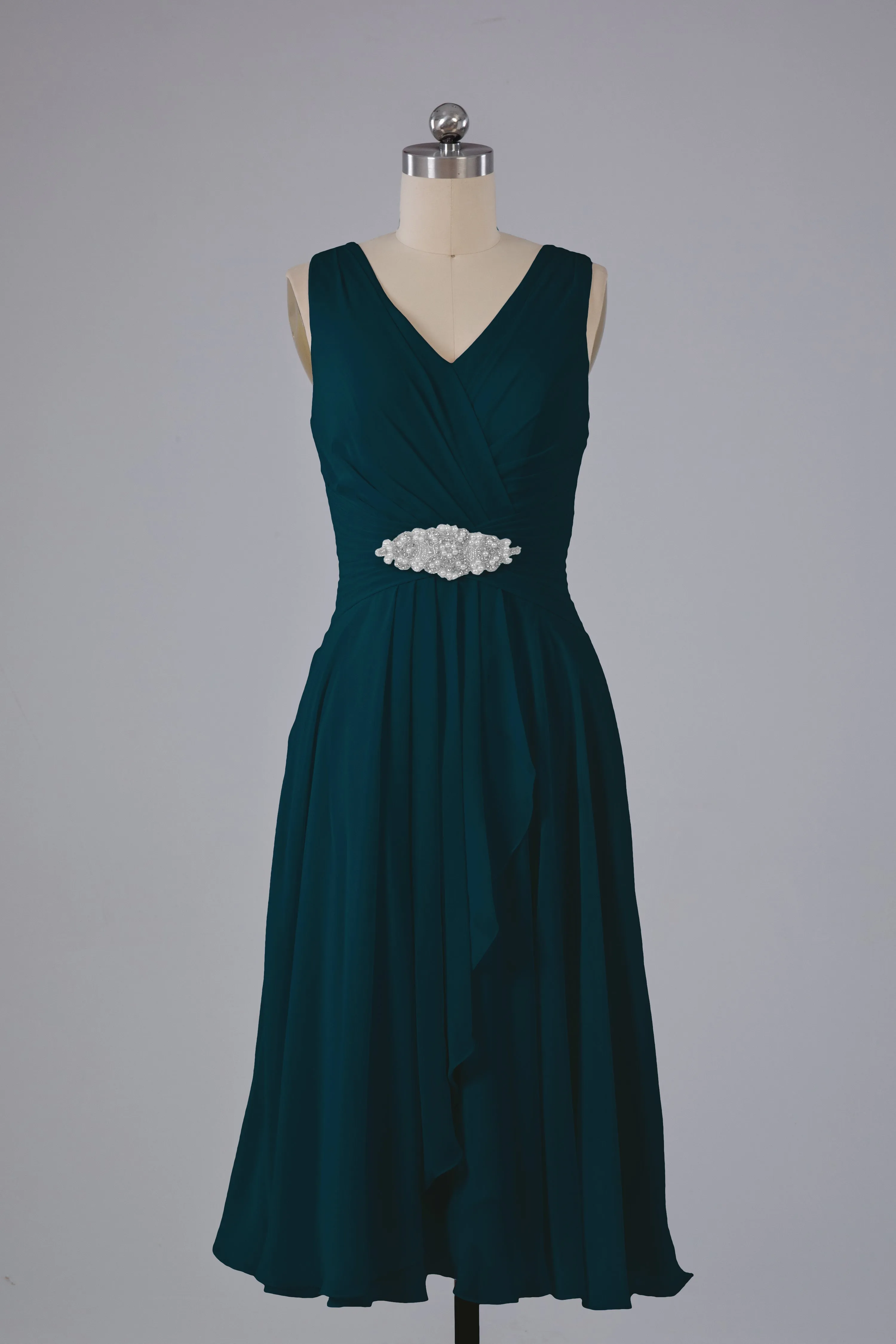 Simple V Neck Knee Length Bridesmaid Dresses with Pearls