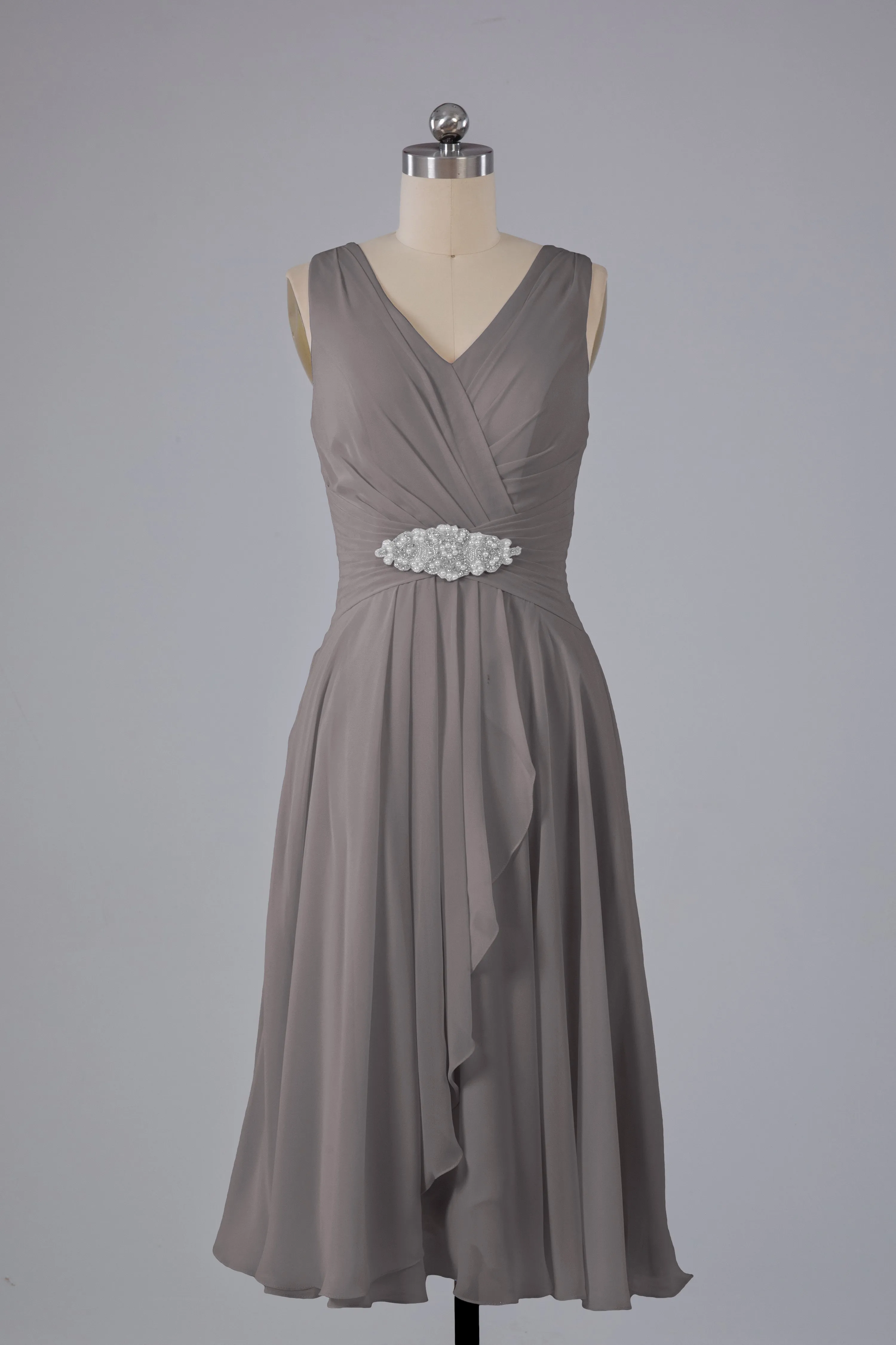 Simple V Neck Knee Length Bridesmaid Dresses with Pearls