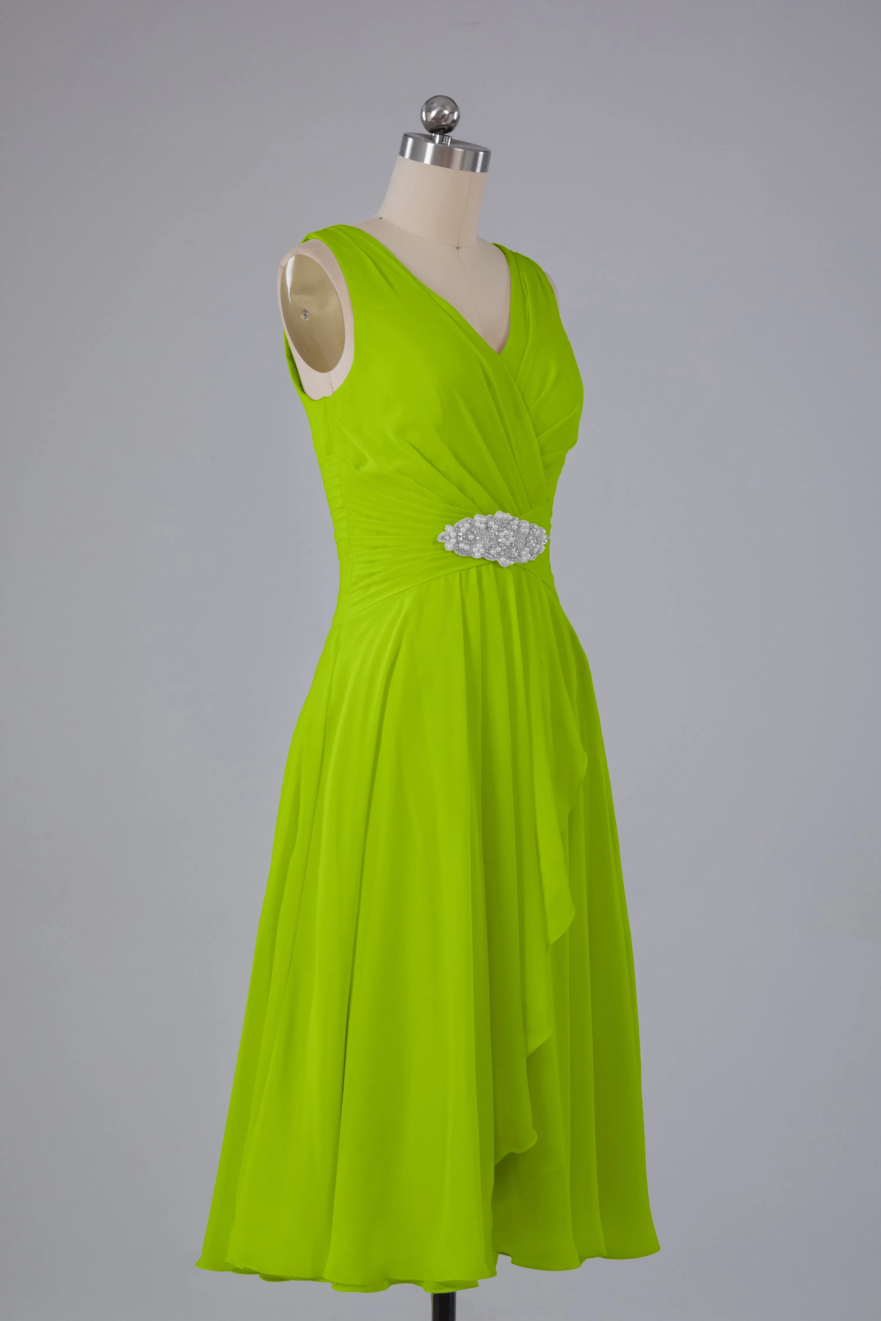 Simple V Neck Knee Length Bridesmaid Dresses with Pearls
