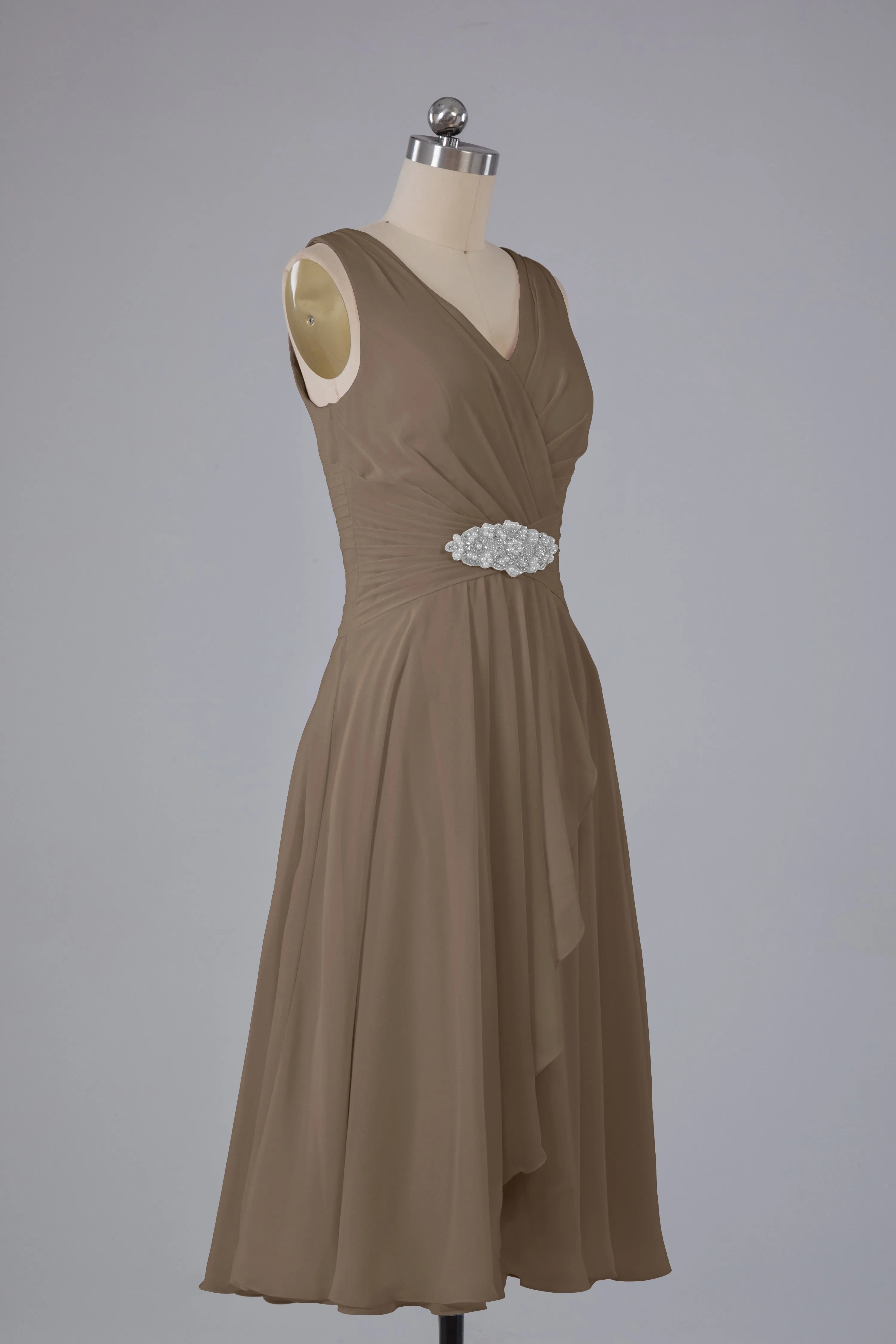 Simple V Neck Knee Length Bridesmaid Dresses with Pearls