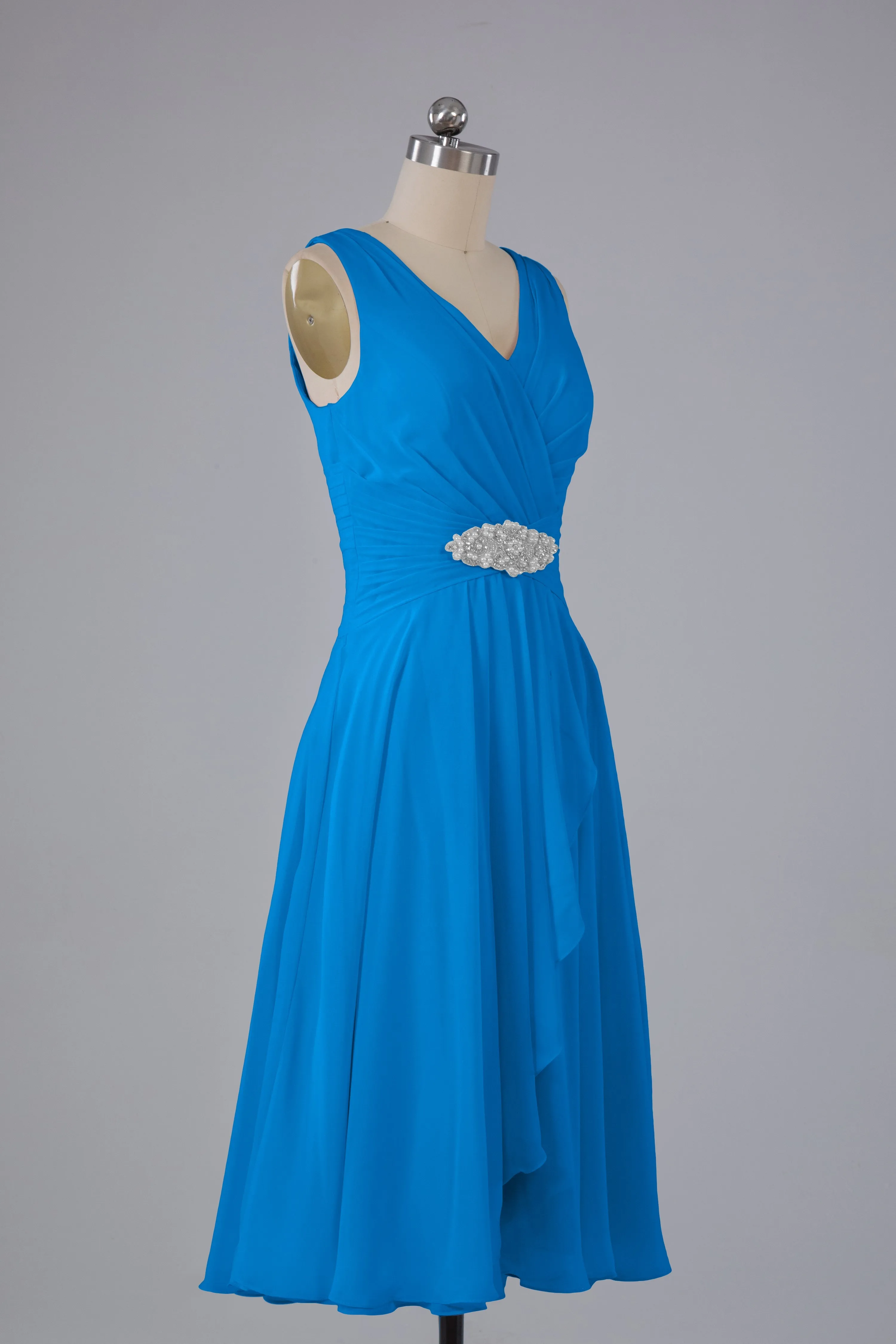 Simple V Neck Knee Length Bridesmaid Dresses with Pearls