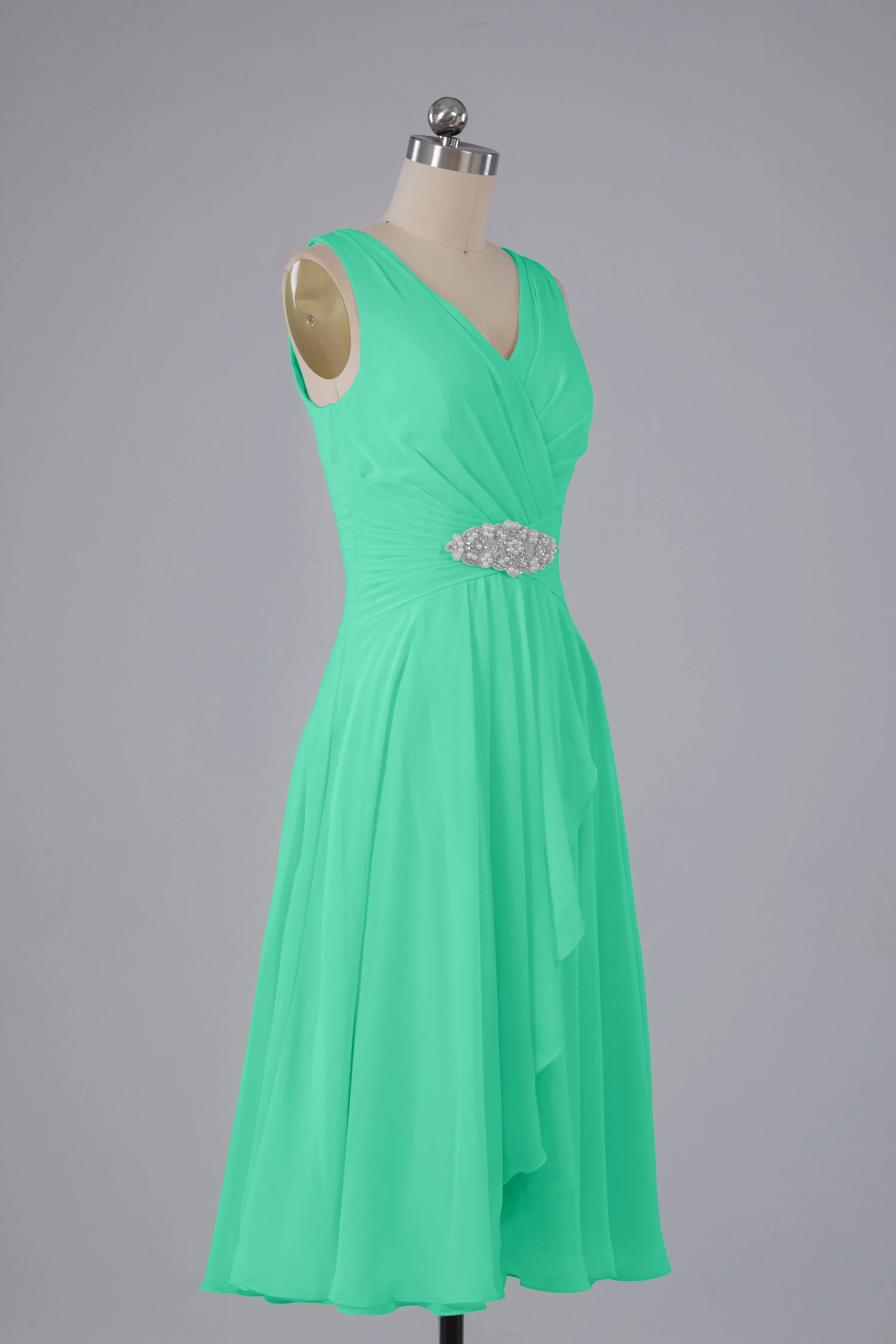 Simple V Neck Knee Length Bridesmaid Dresses with Pearls