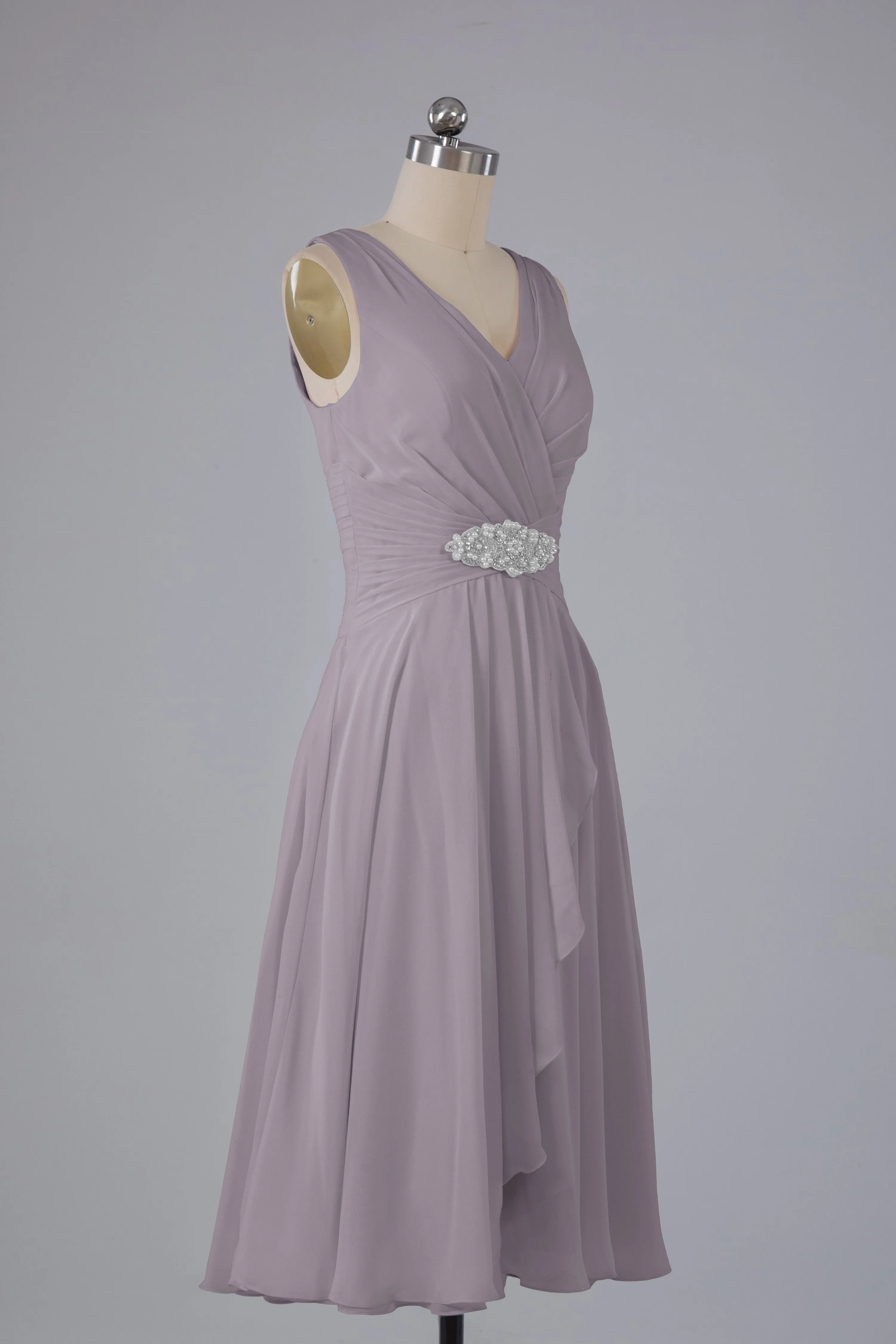 Simple V Neck Knee Length Bridesmaid Dresses with Pearls