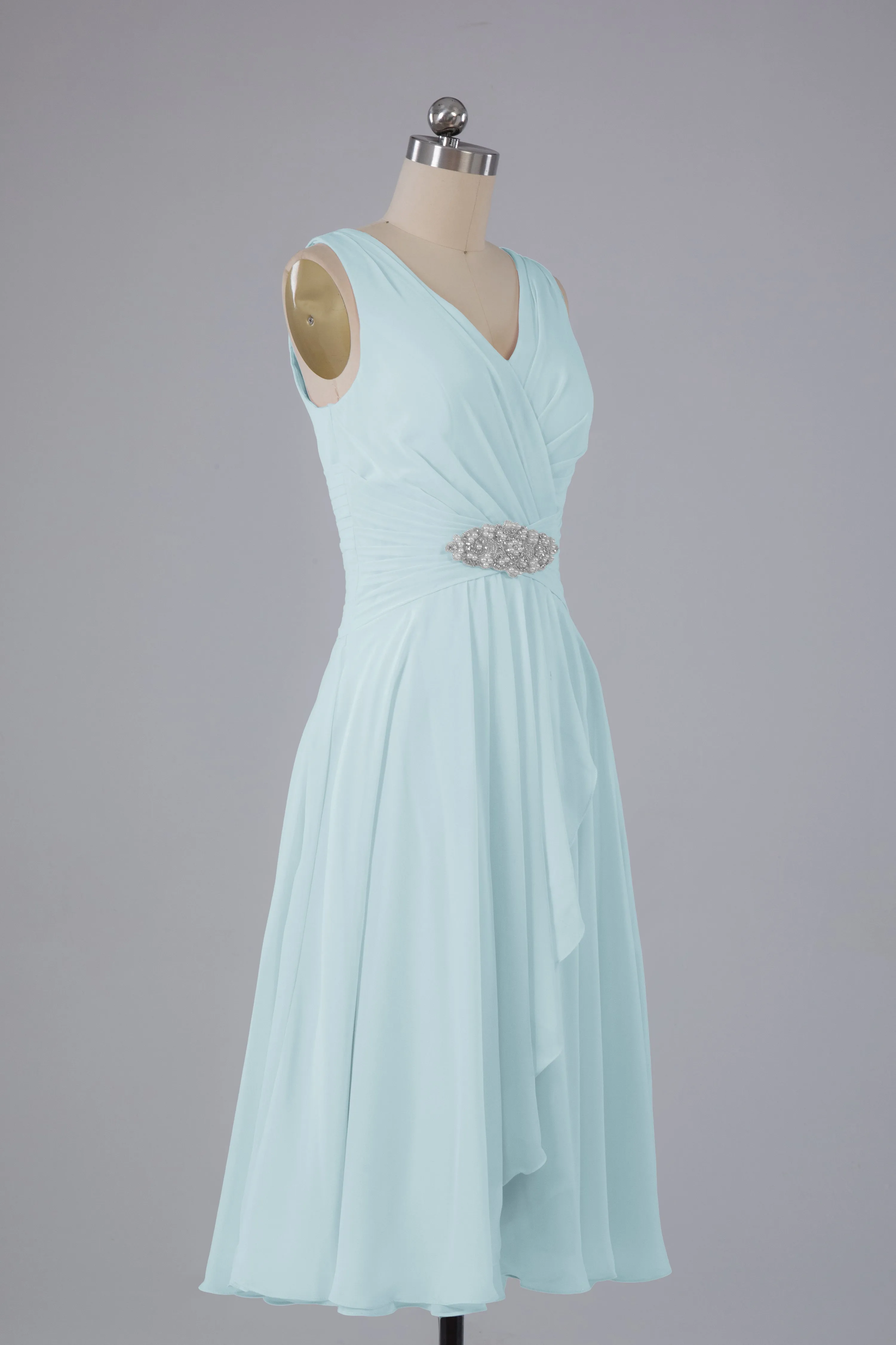 Simple V Neck Knee Length Bridesmaid Dresses with Pearls