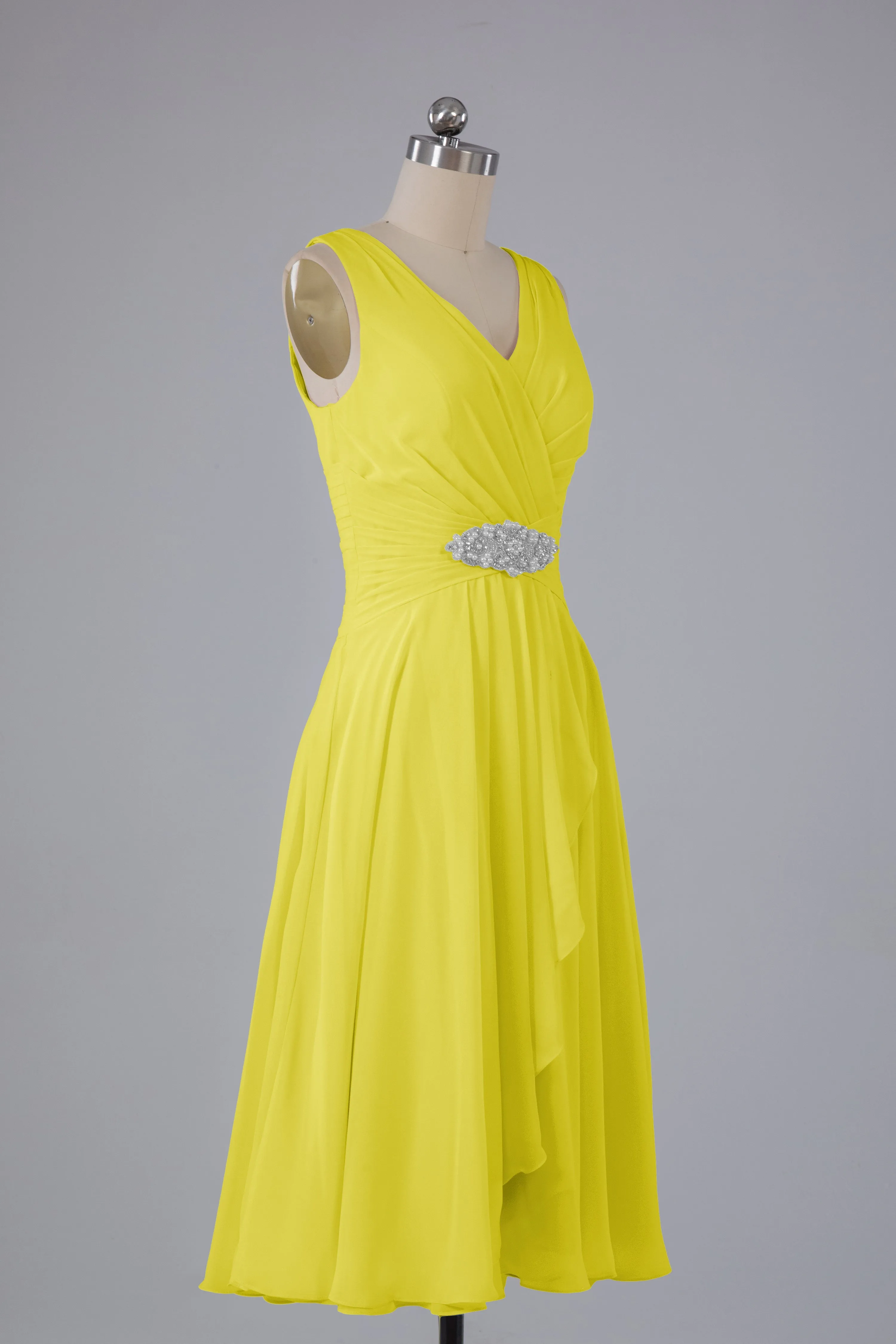 Simple V Neck Knee Length Bridesmaid Dresses with Pearls