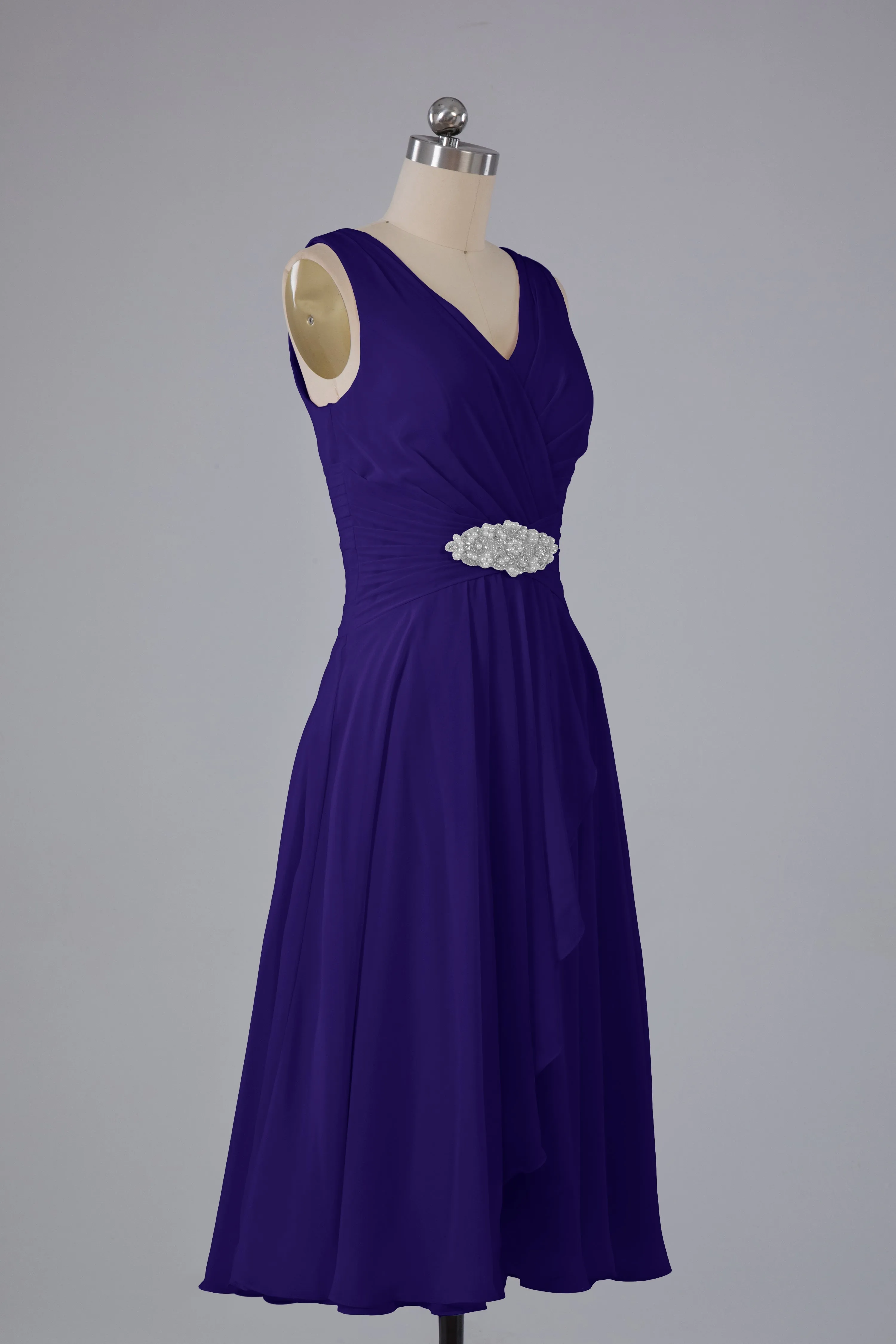 Simple V Neck Knee Length Bridesmaid Dresses with Pearls
