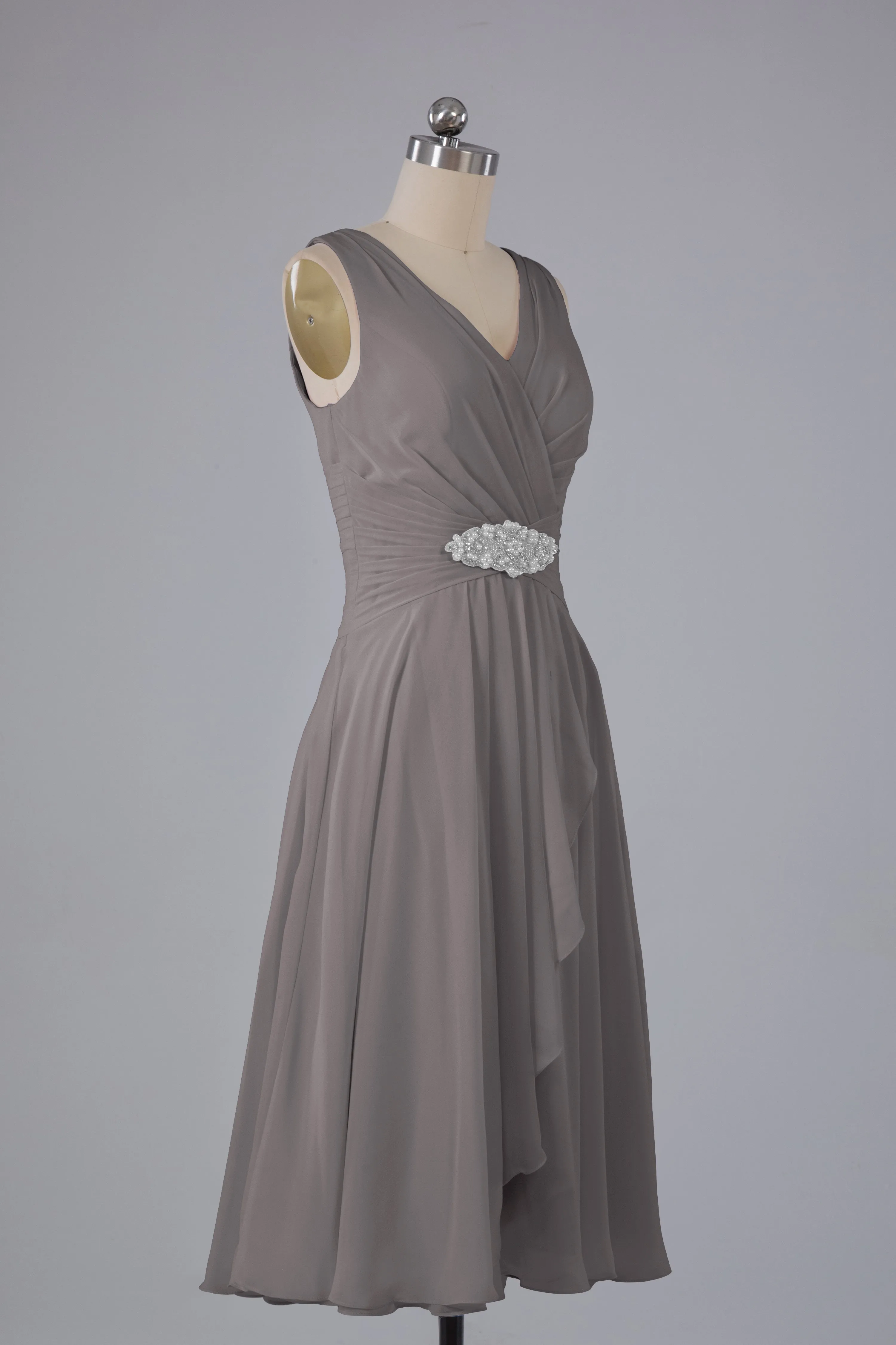 Simple V Neck Knee Length Bridesmaid Dresses with Pearls