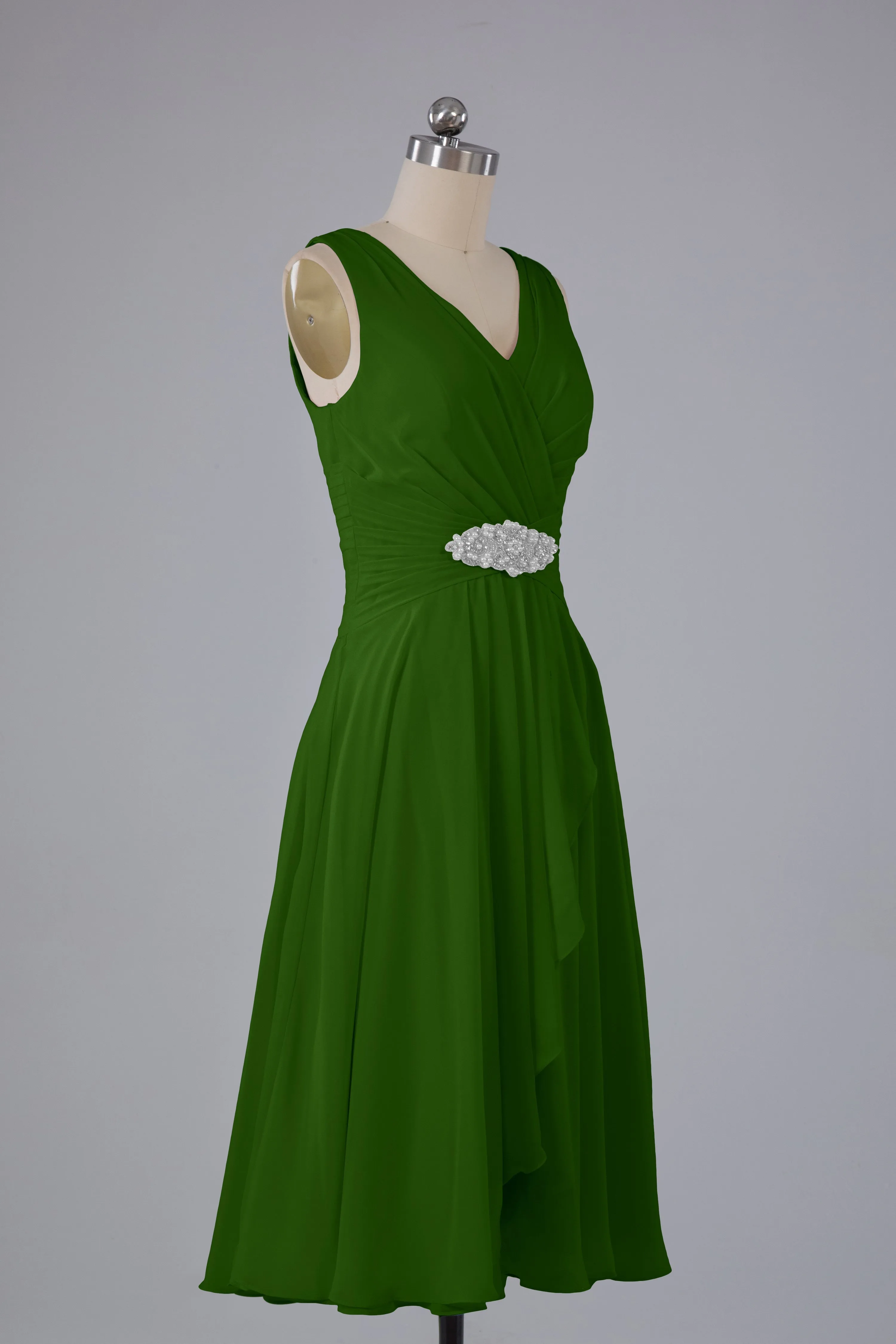 Simple V Neck Knee Length Bridesmaid Dresses with Pearls