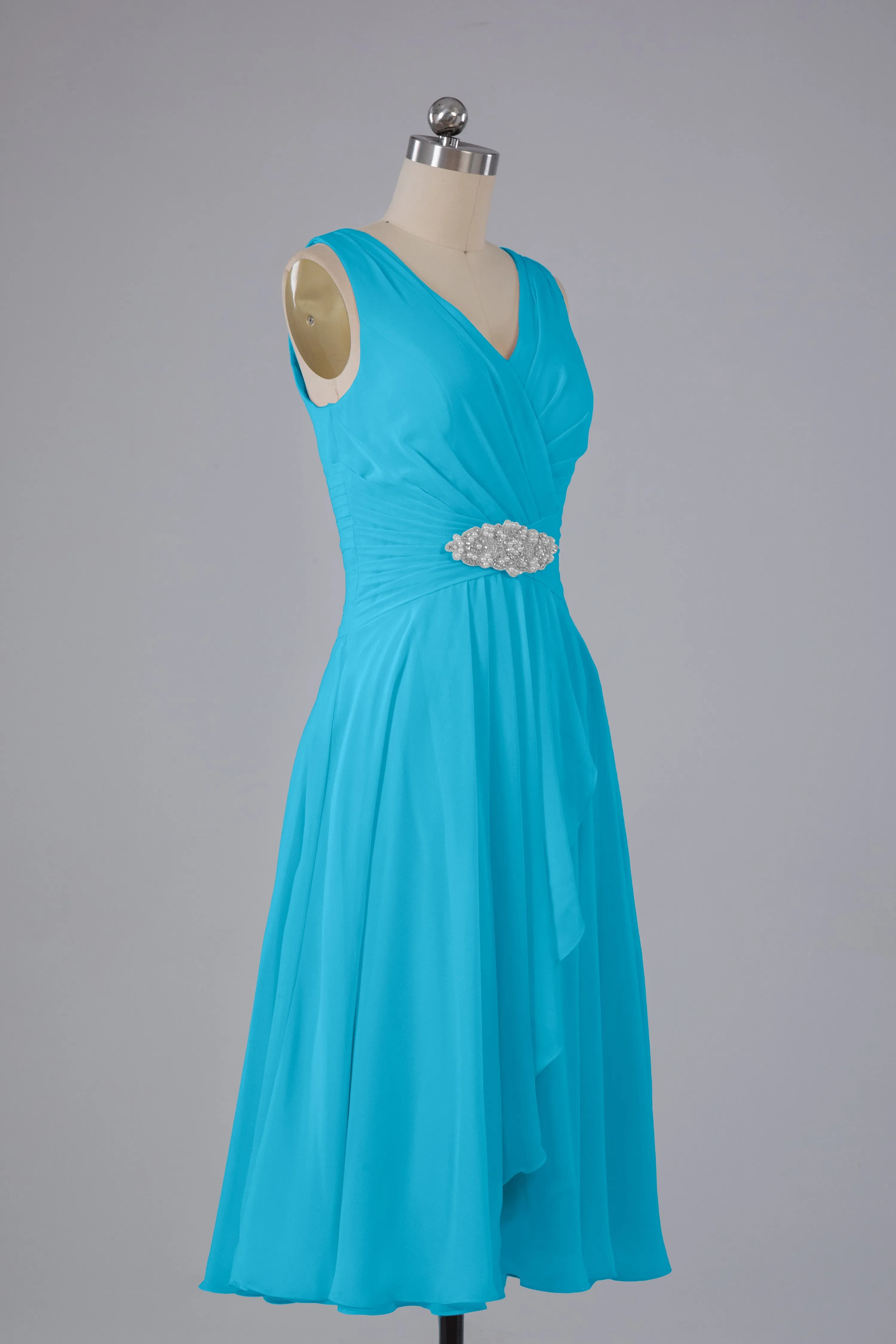 Simple V Neck Knee Length Bridesmaid Dresses with Pearls