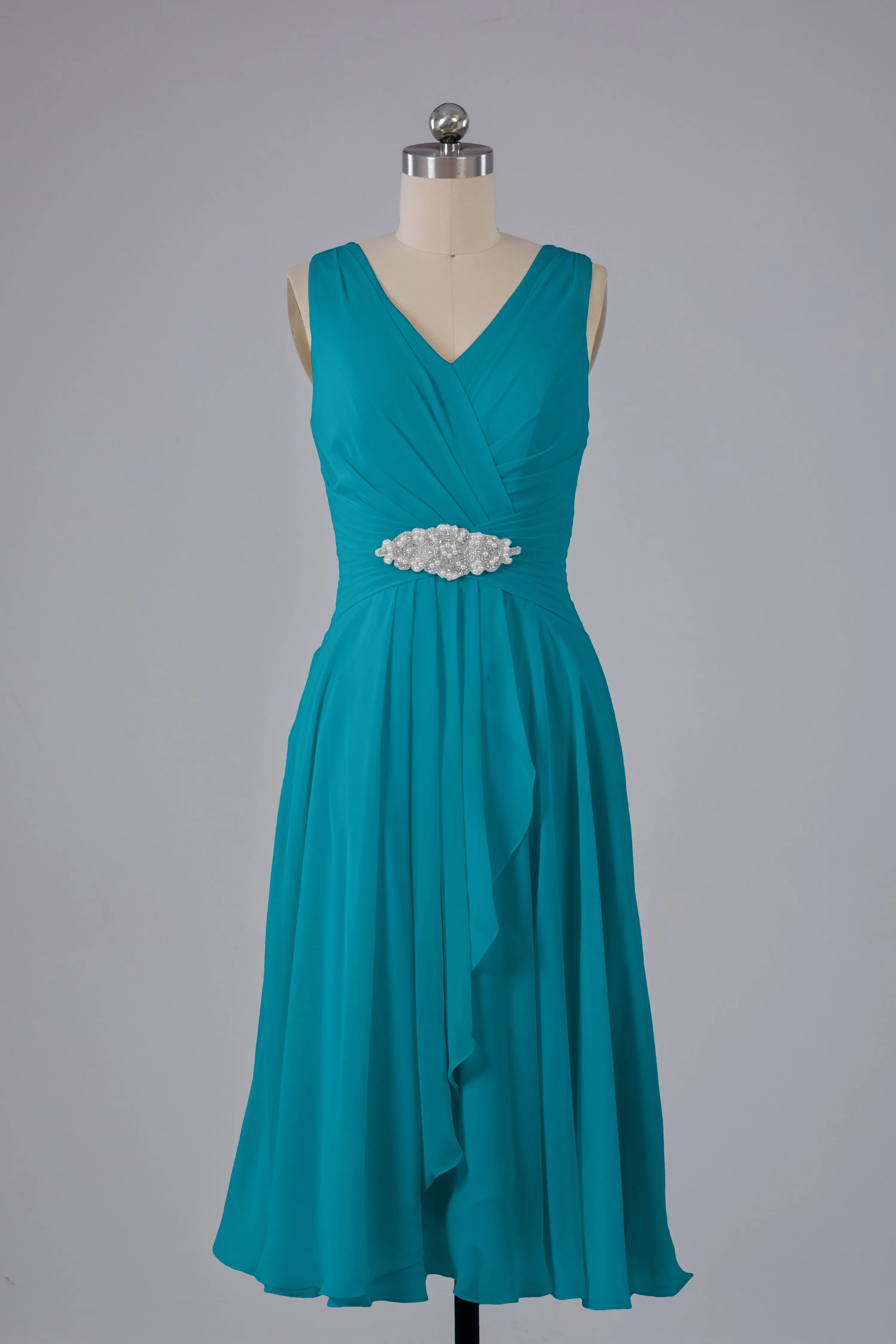 Simple V Neck Knee Length Bridesmaid Dresses with Pearls