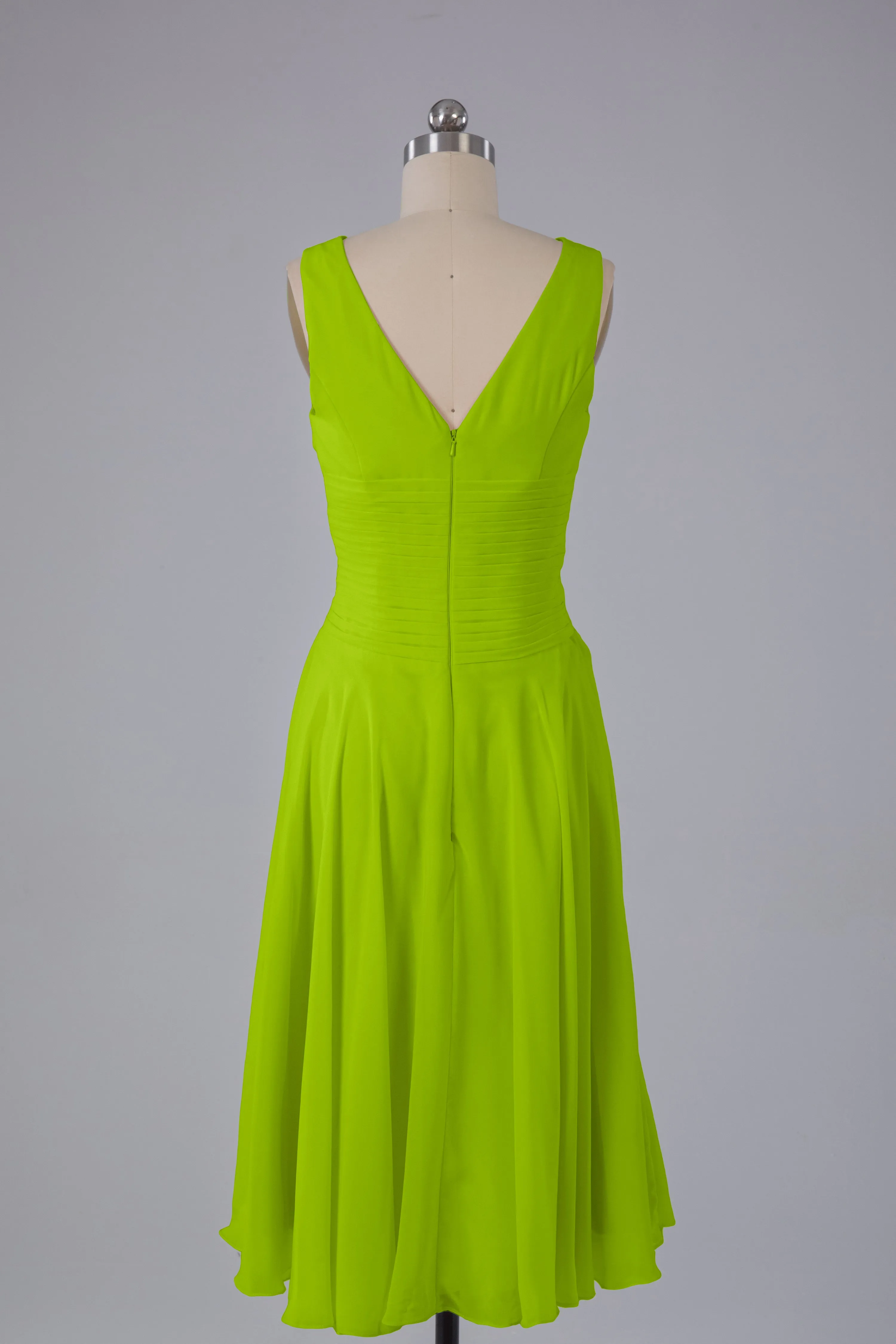 Simple V Neck Knee Length Bridesmaid Dresses with Pearls