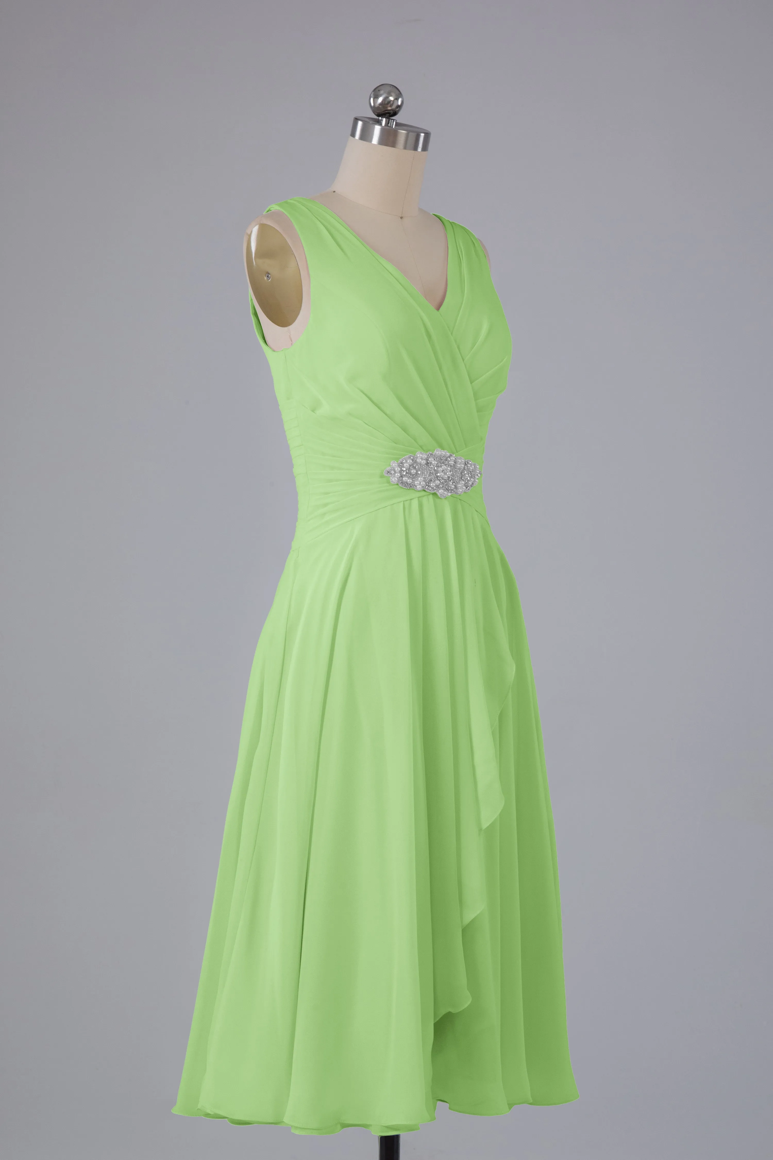 Simple V Neck Knee Length Bridesmaid Dresses with Pearls