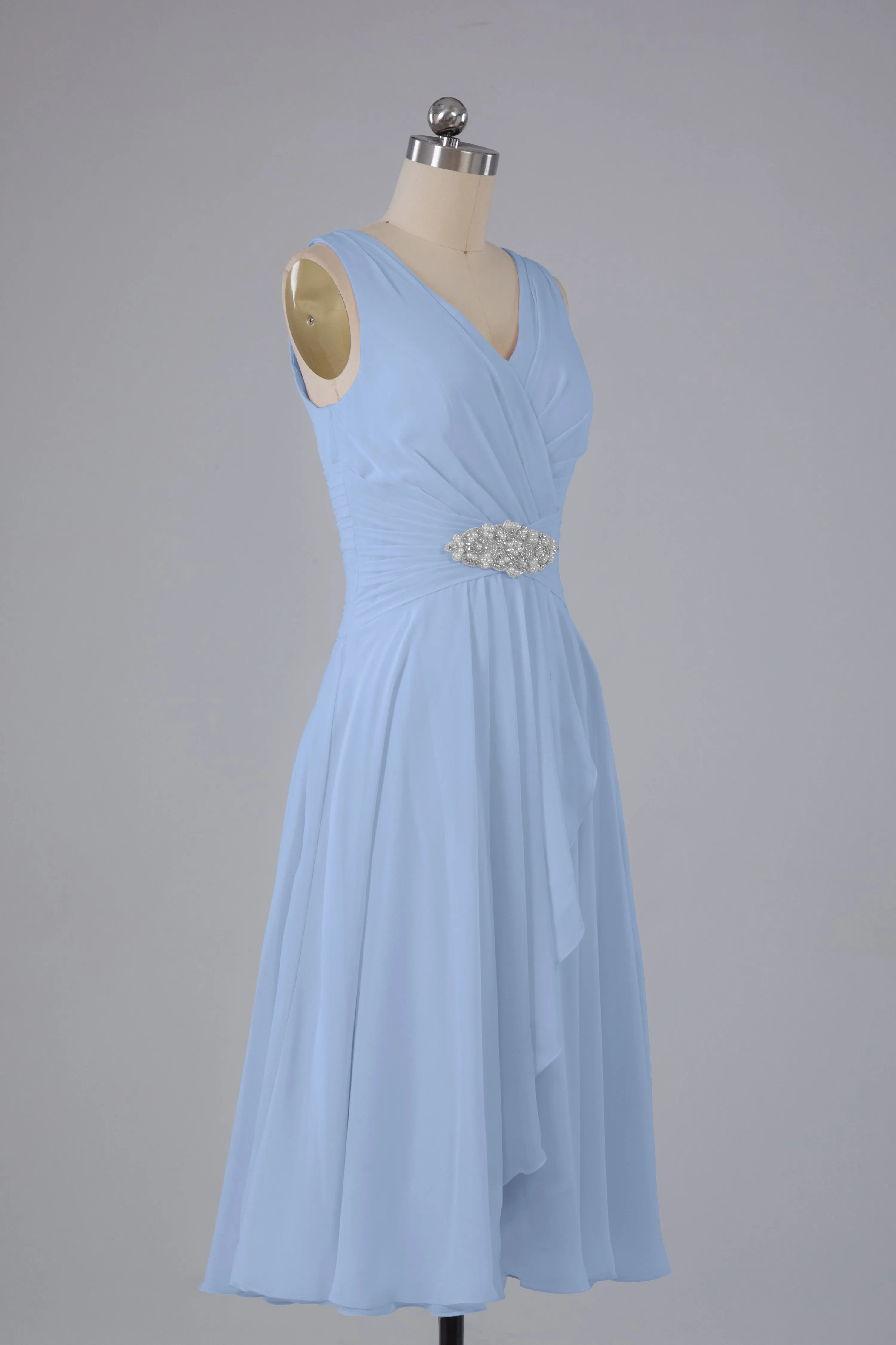 Simple V Neck Knee Length Bridesmaid Dresses with Pearls