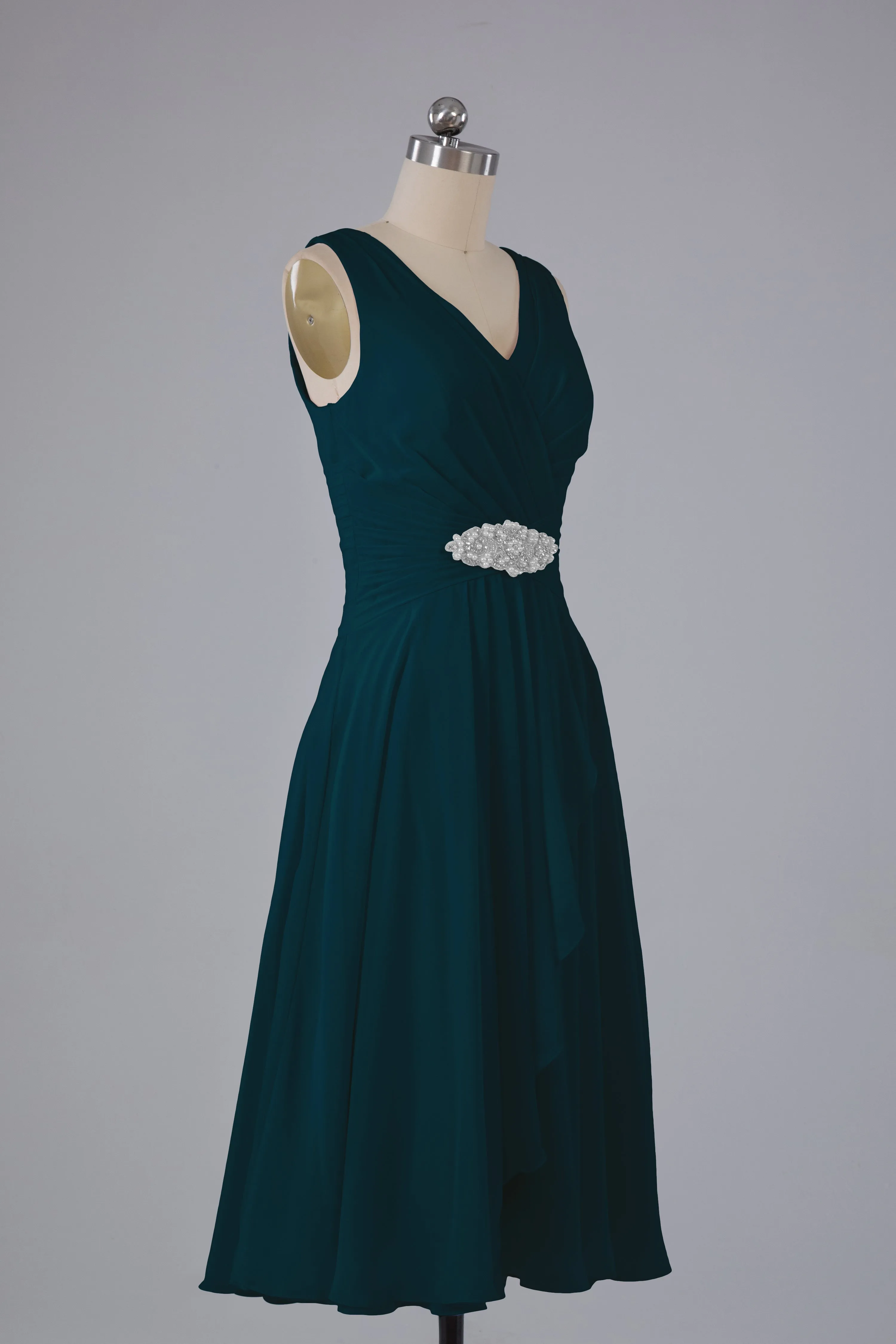 Simple V Neck Knee Length Bridesmaid Dresses with Pearls
