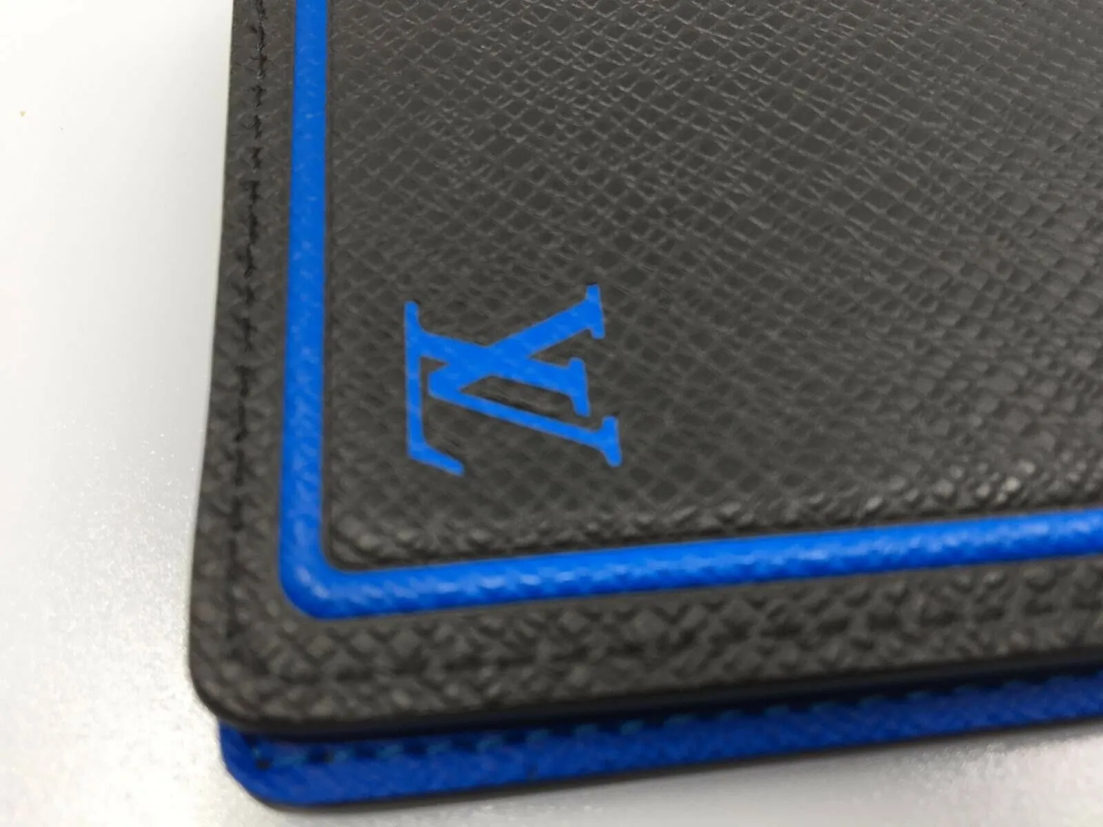 Taiga Pocket Organizer Card Holder