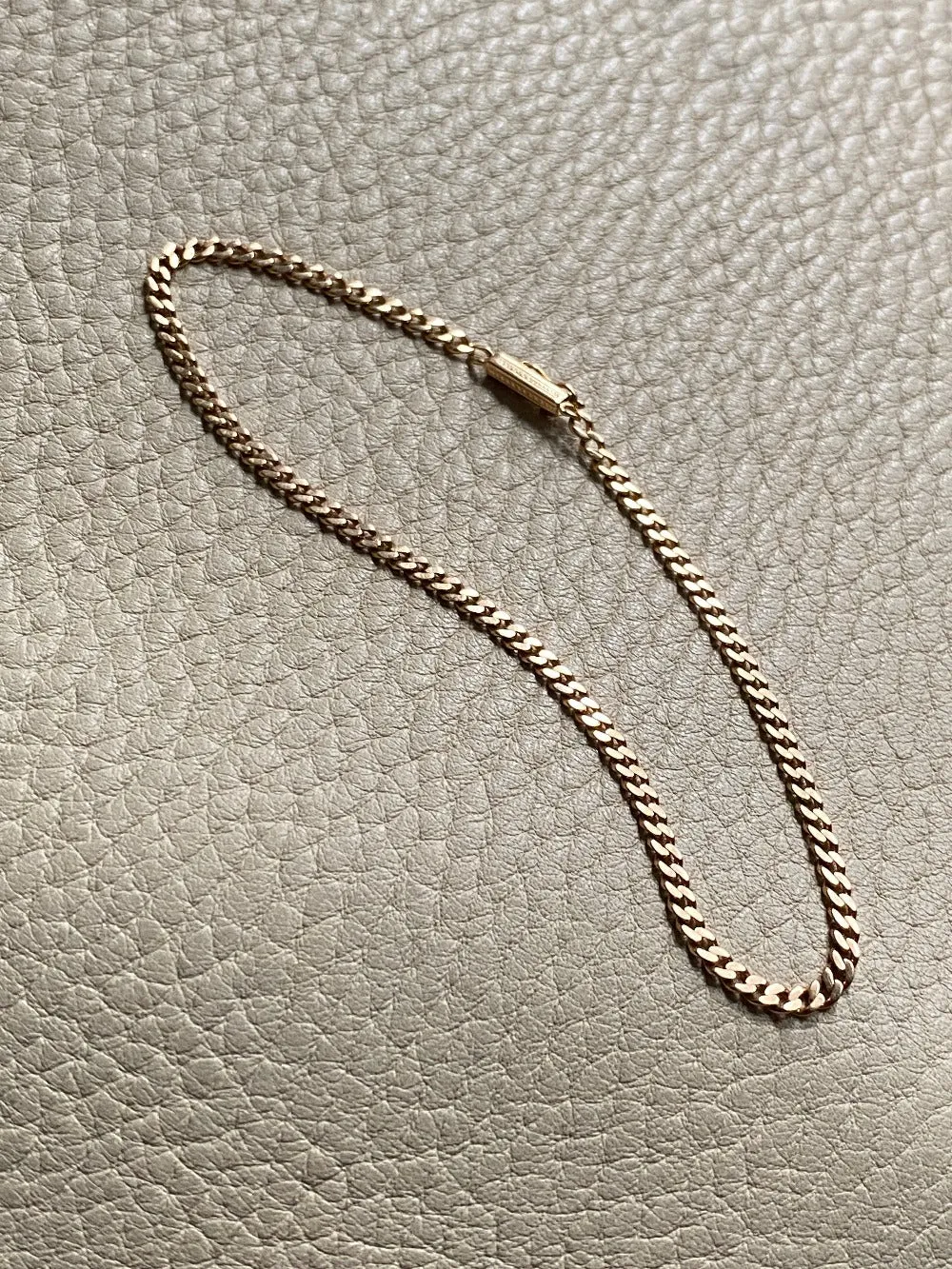 Vintage 18k gold skinny curb bracelet - 8 inch length